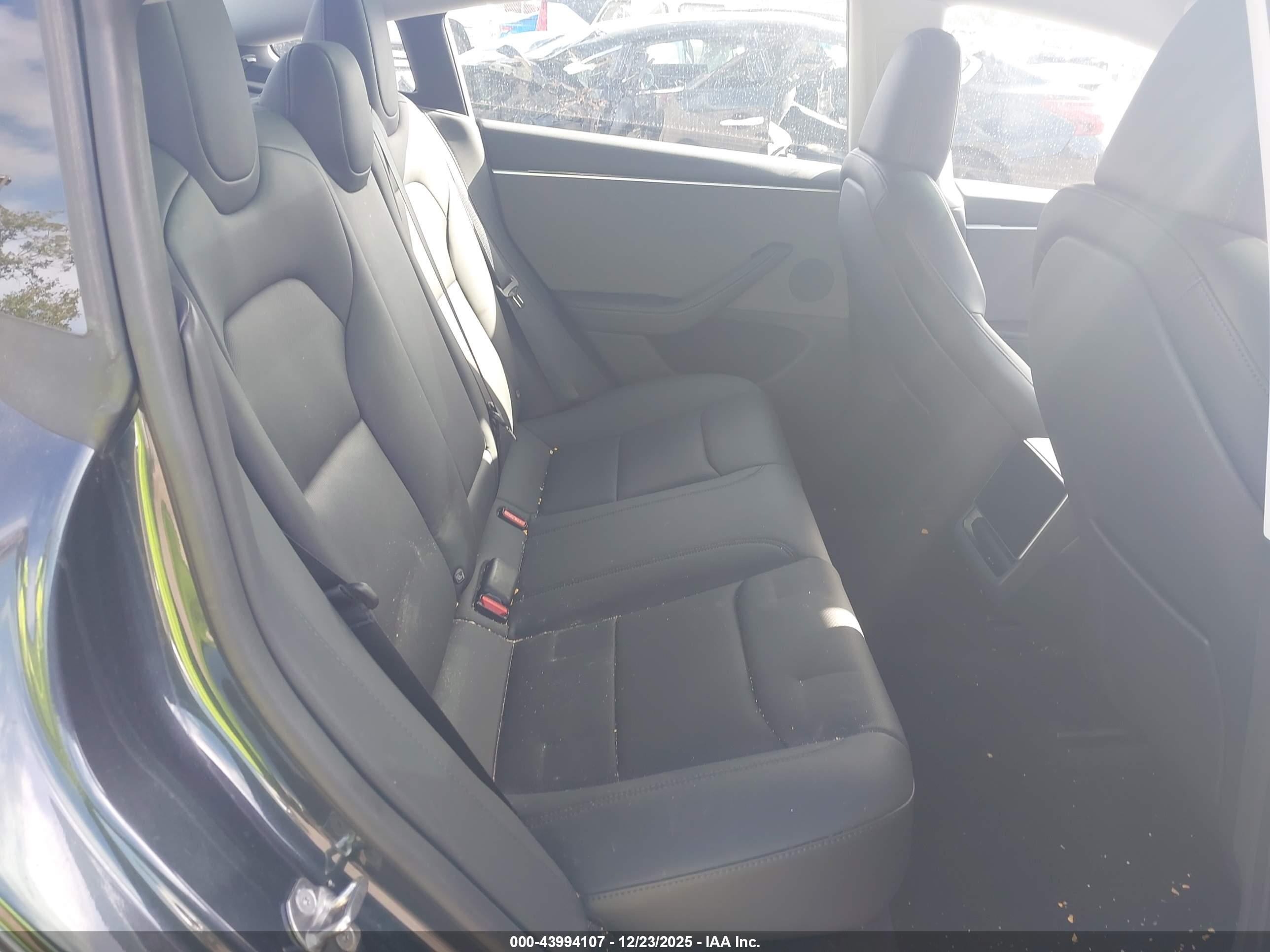 TESLA MODEL image 8