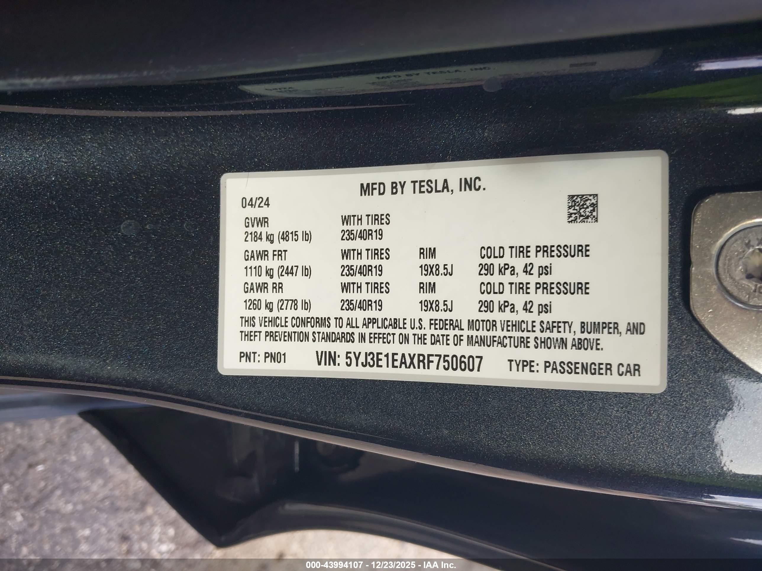 TESLA MODEL image 9