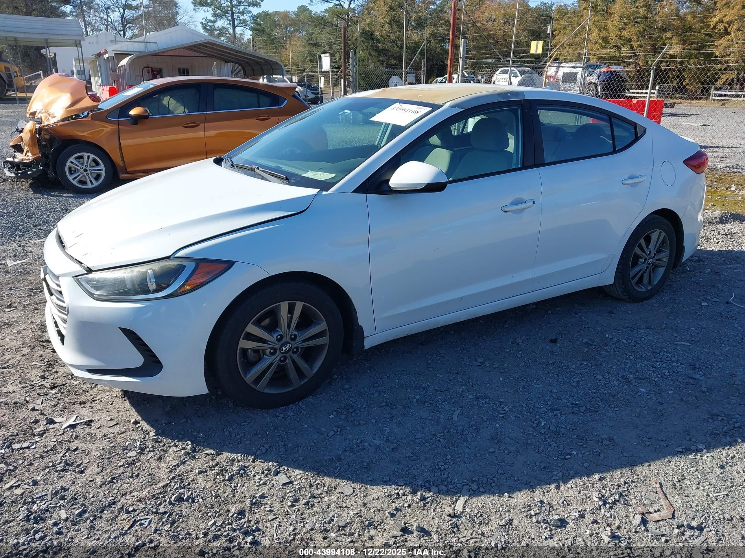 HYUNDAI ELANTRA image 2