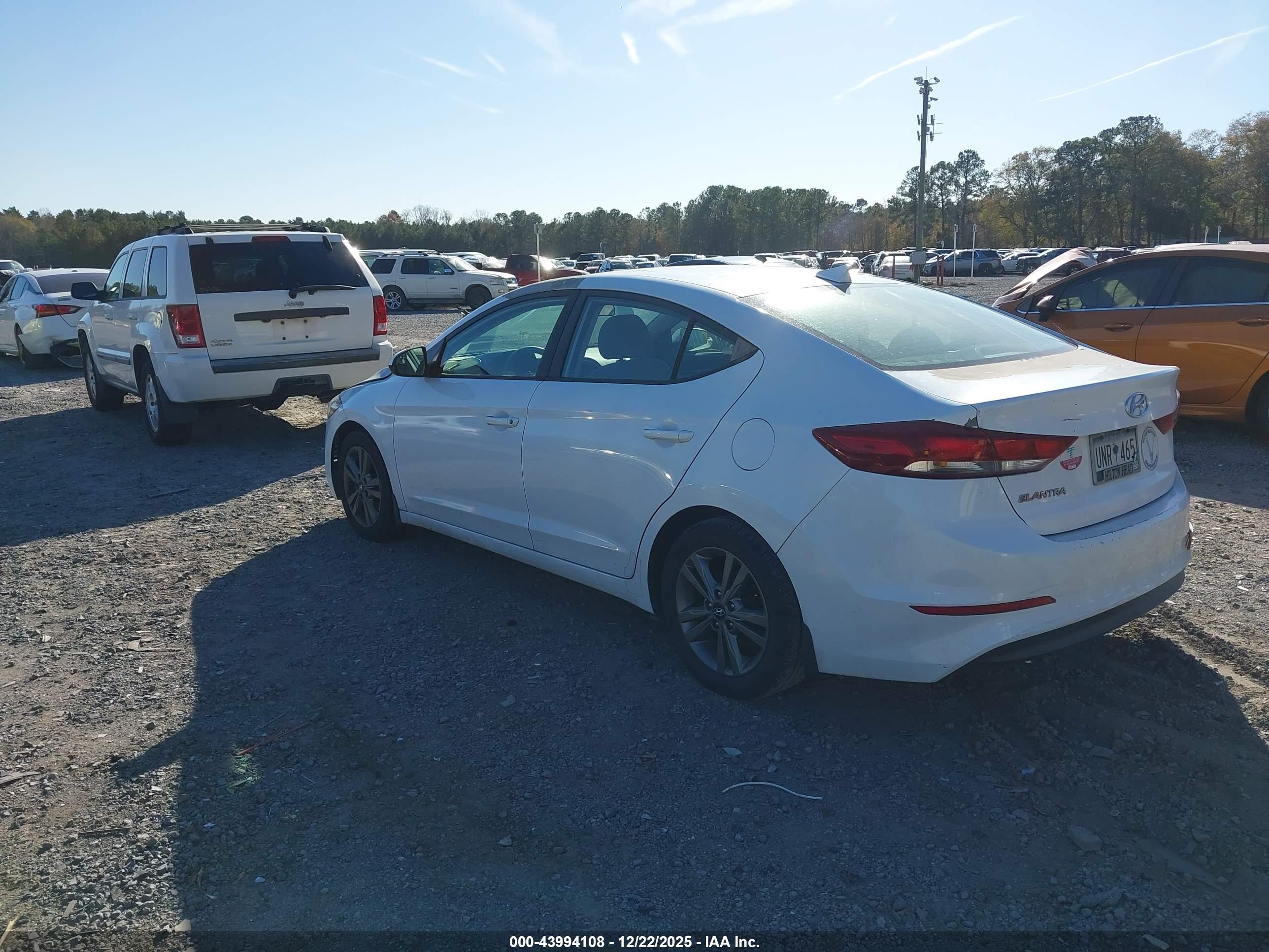 HYUNDAI ELANTRA image 3
