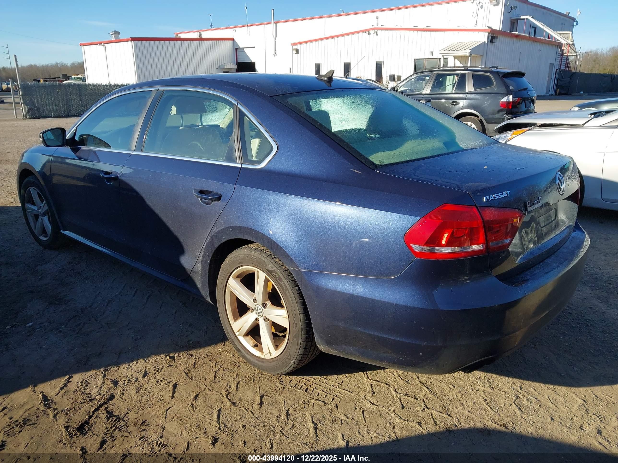 VOLKSWAGEN PASSAT image 3