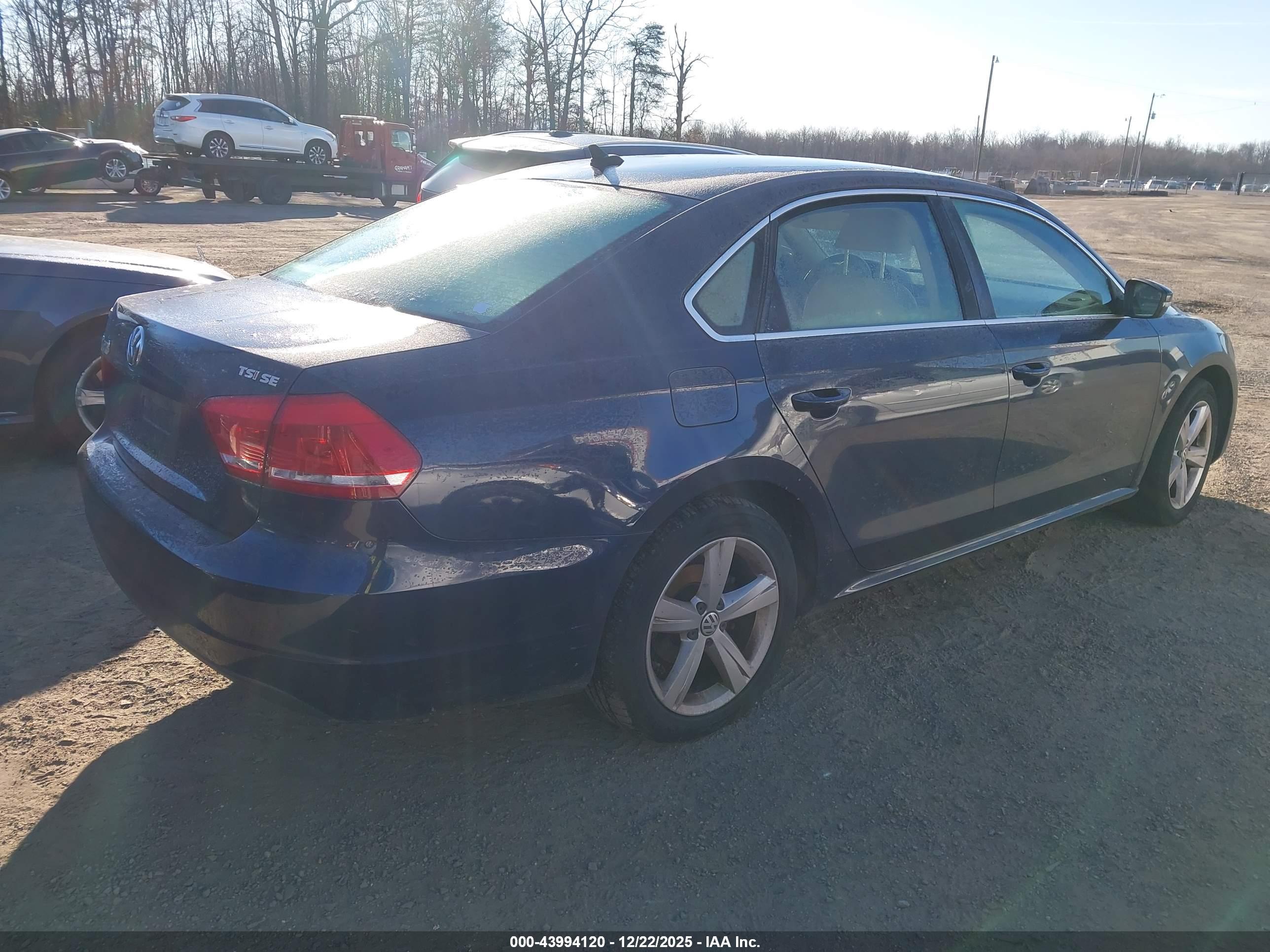 VOLKSWAGEN PASSAT image 4