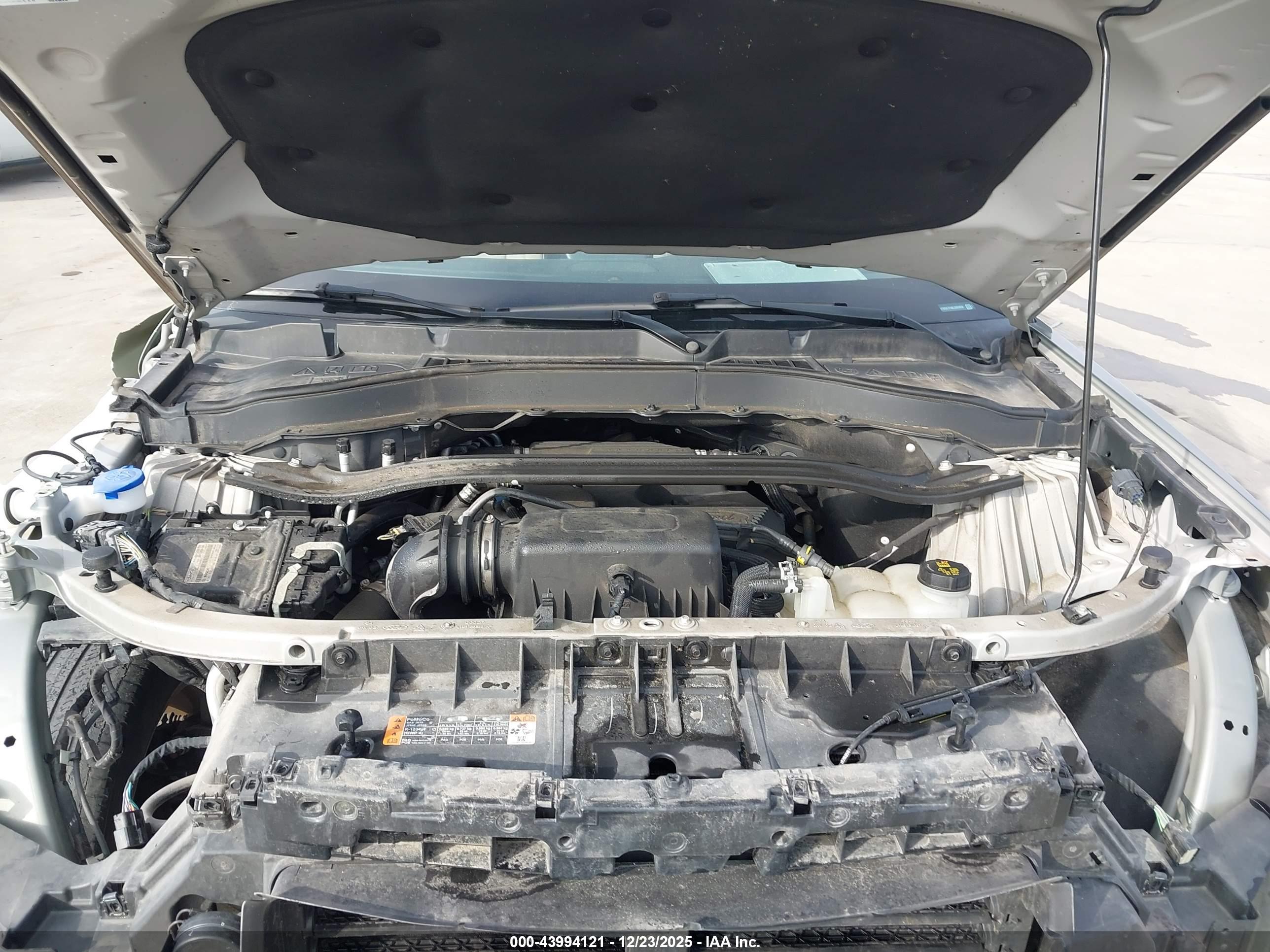 FORD EXPLORER image 10
