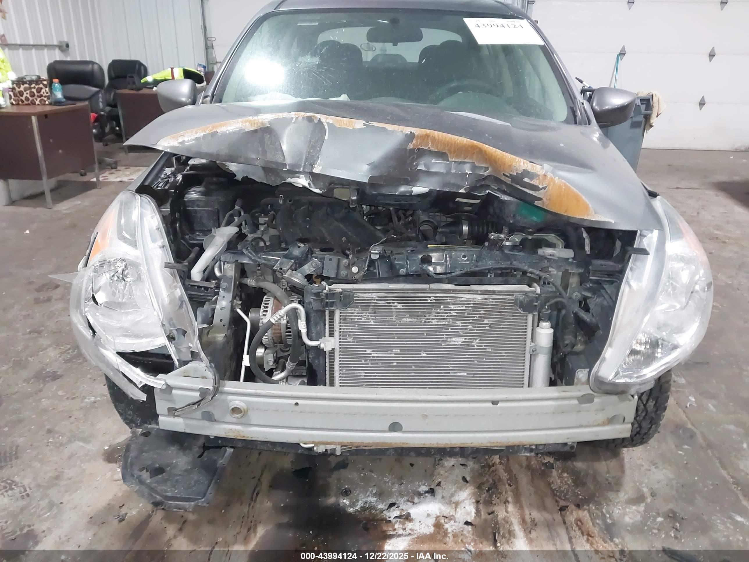 NISSAN VERSA image 6