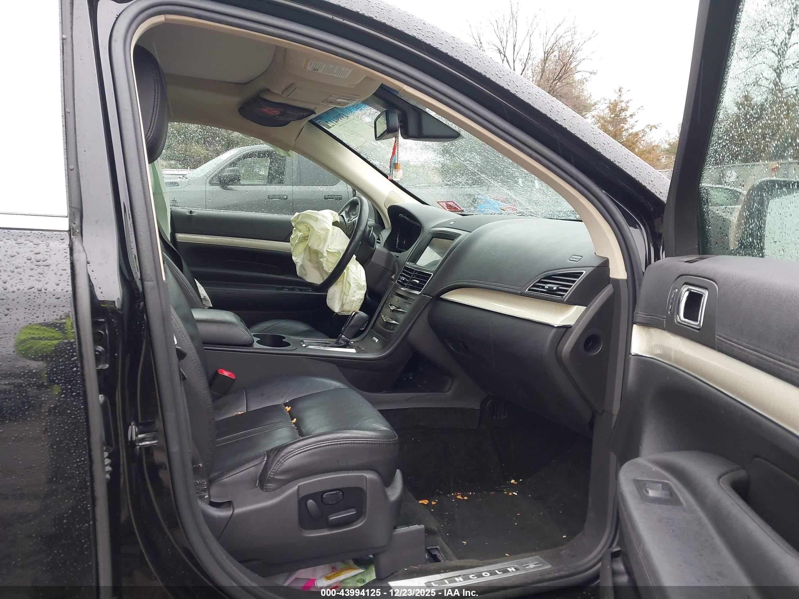 LINCOLN MKT image 5