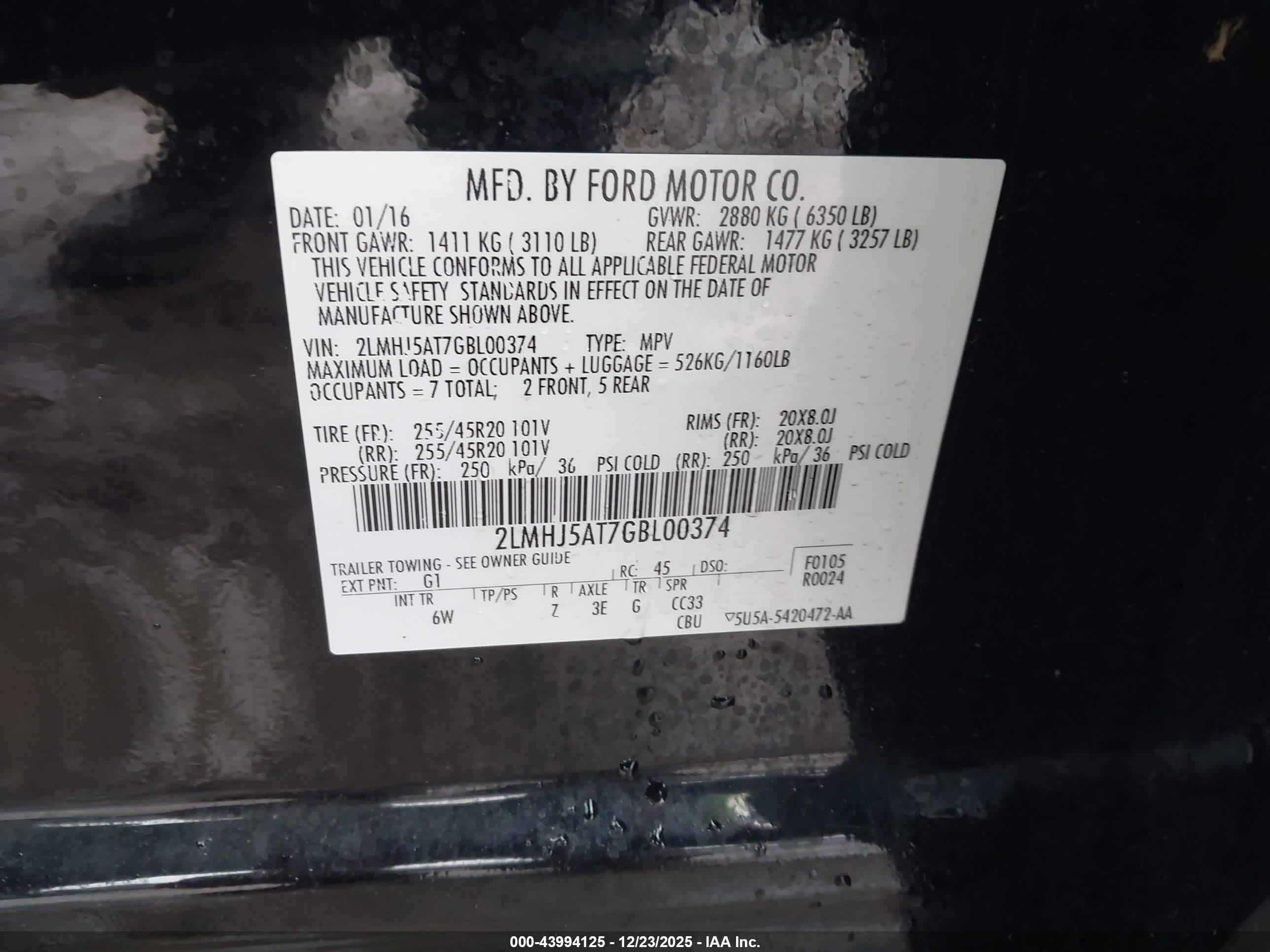 LINCOLN MKT image 9