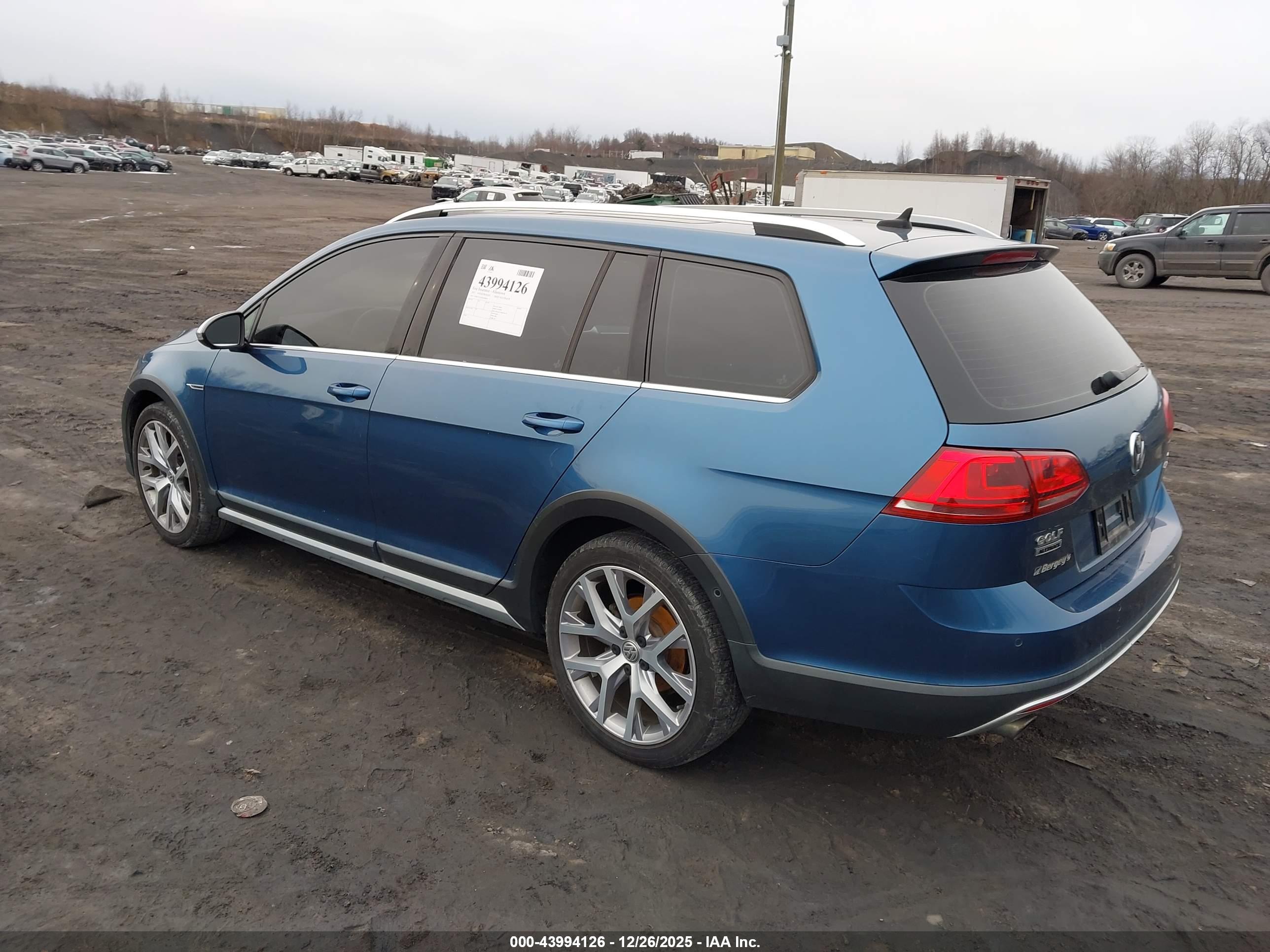 VOLKSWAGEN GOLF image 3