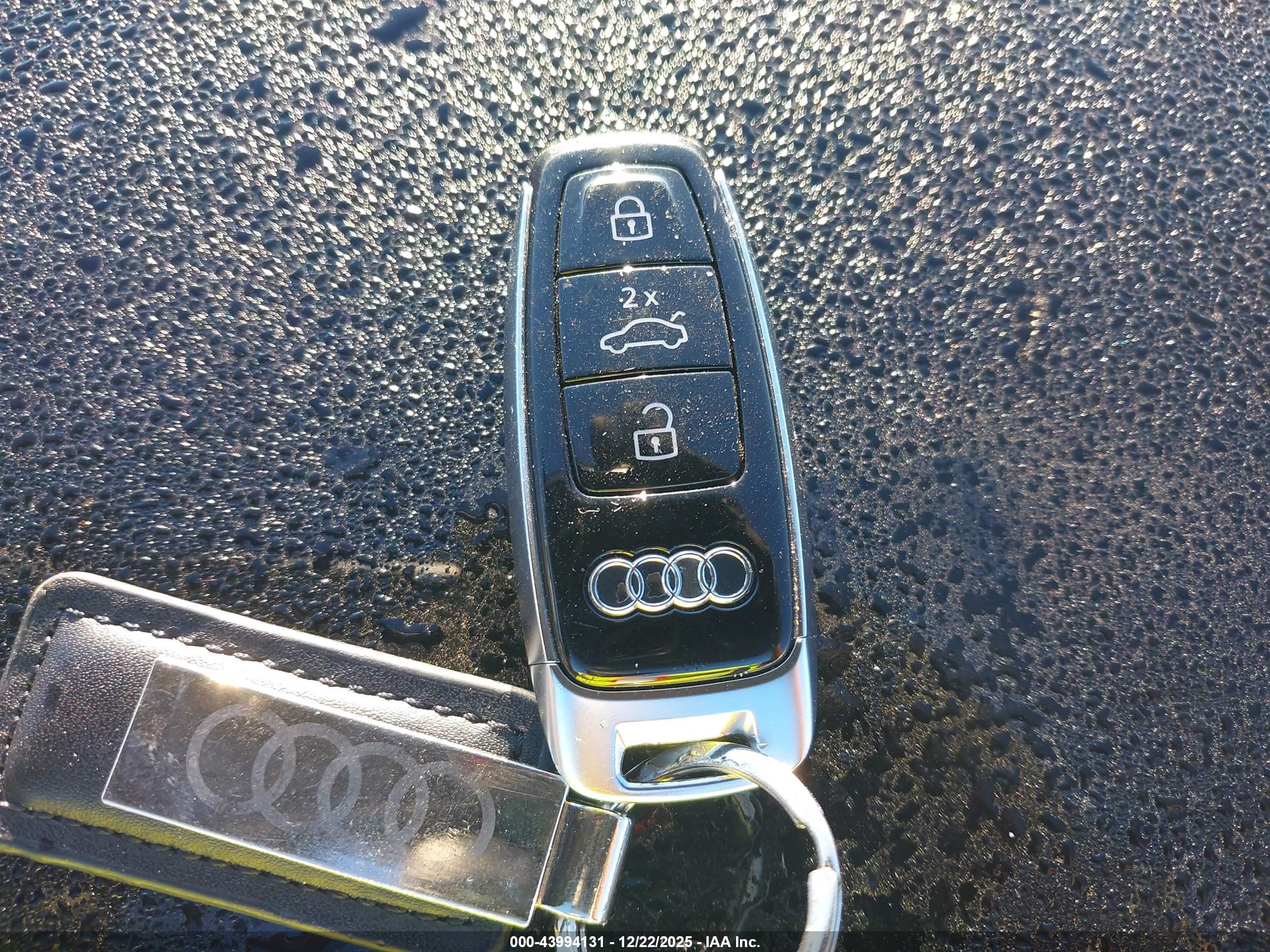 AUDI A8 image 11