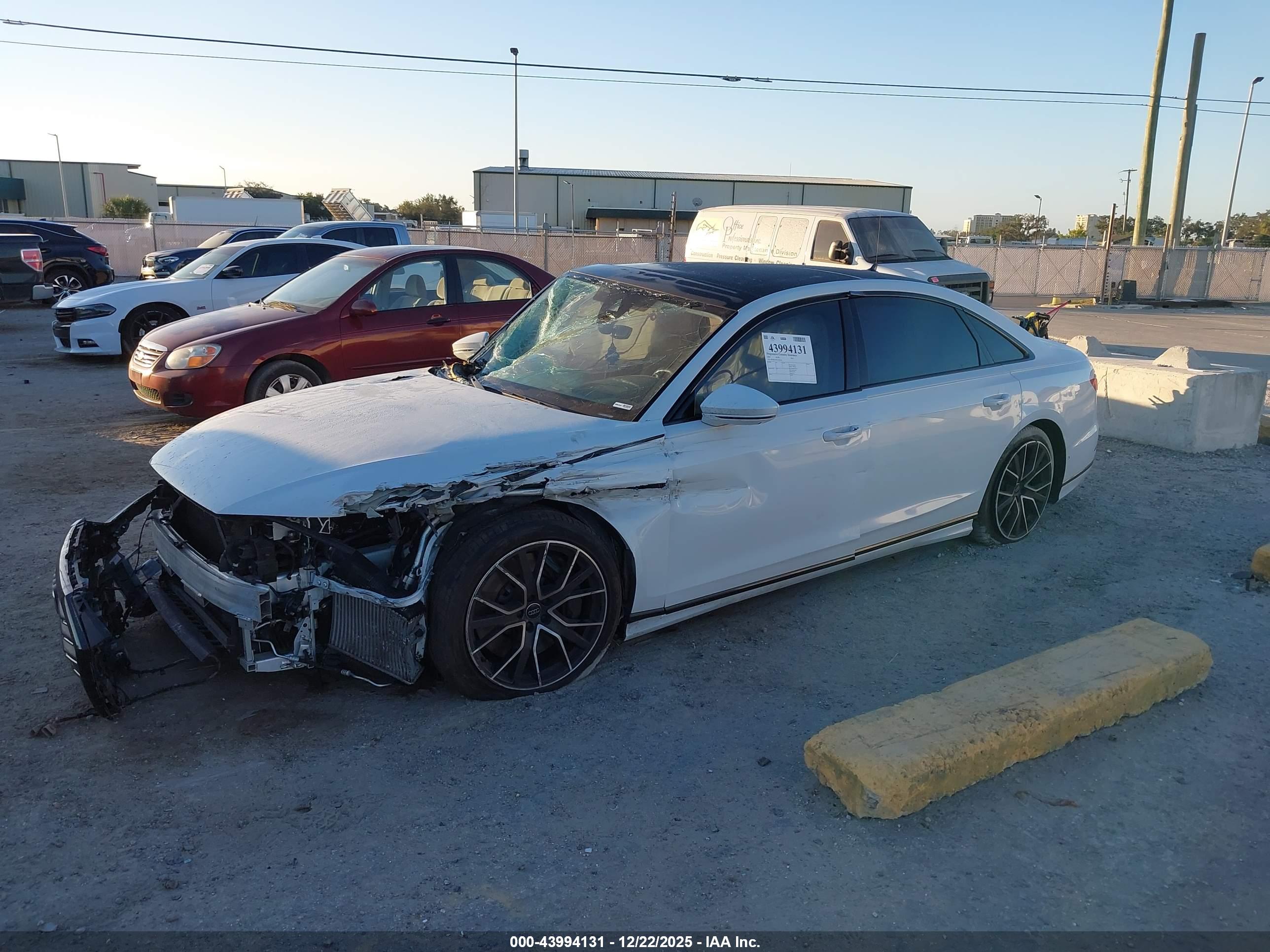 AUDI A8 image 2