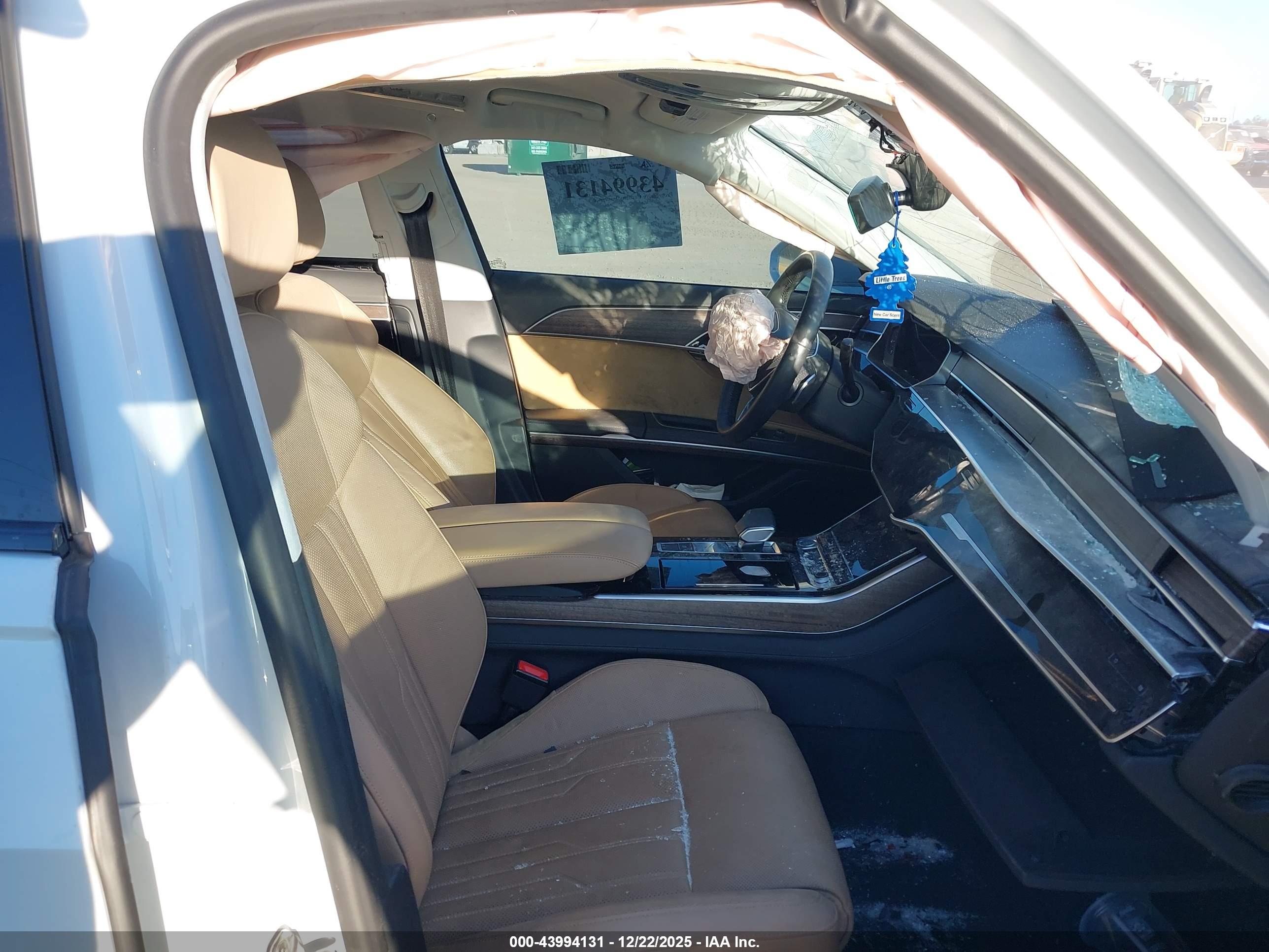 AUDI A8 image 5