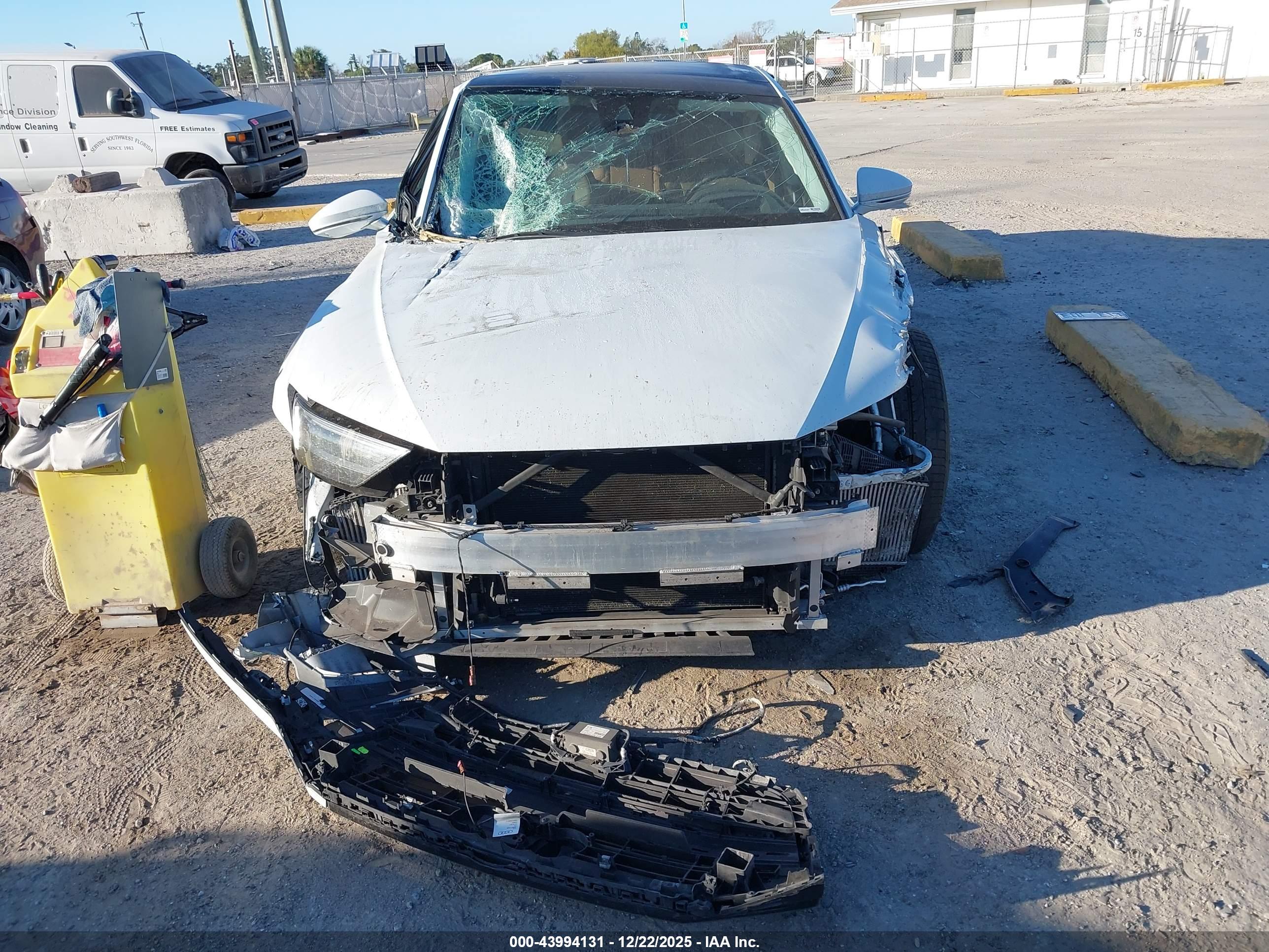 AUDI A8 image 6
