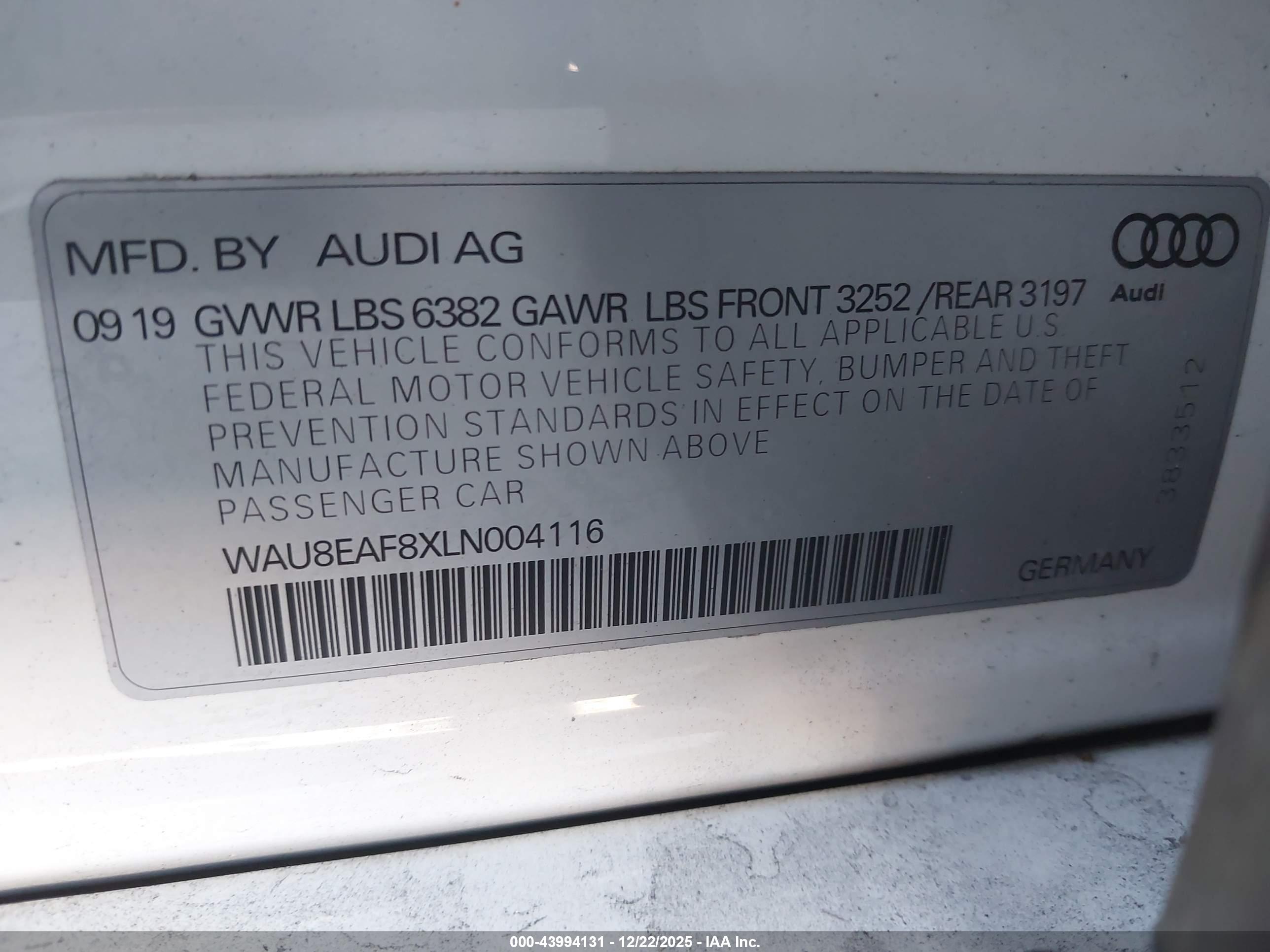 AUDI A8 image 9