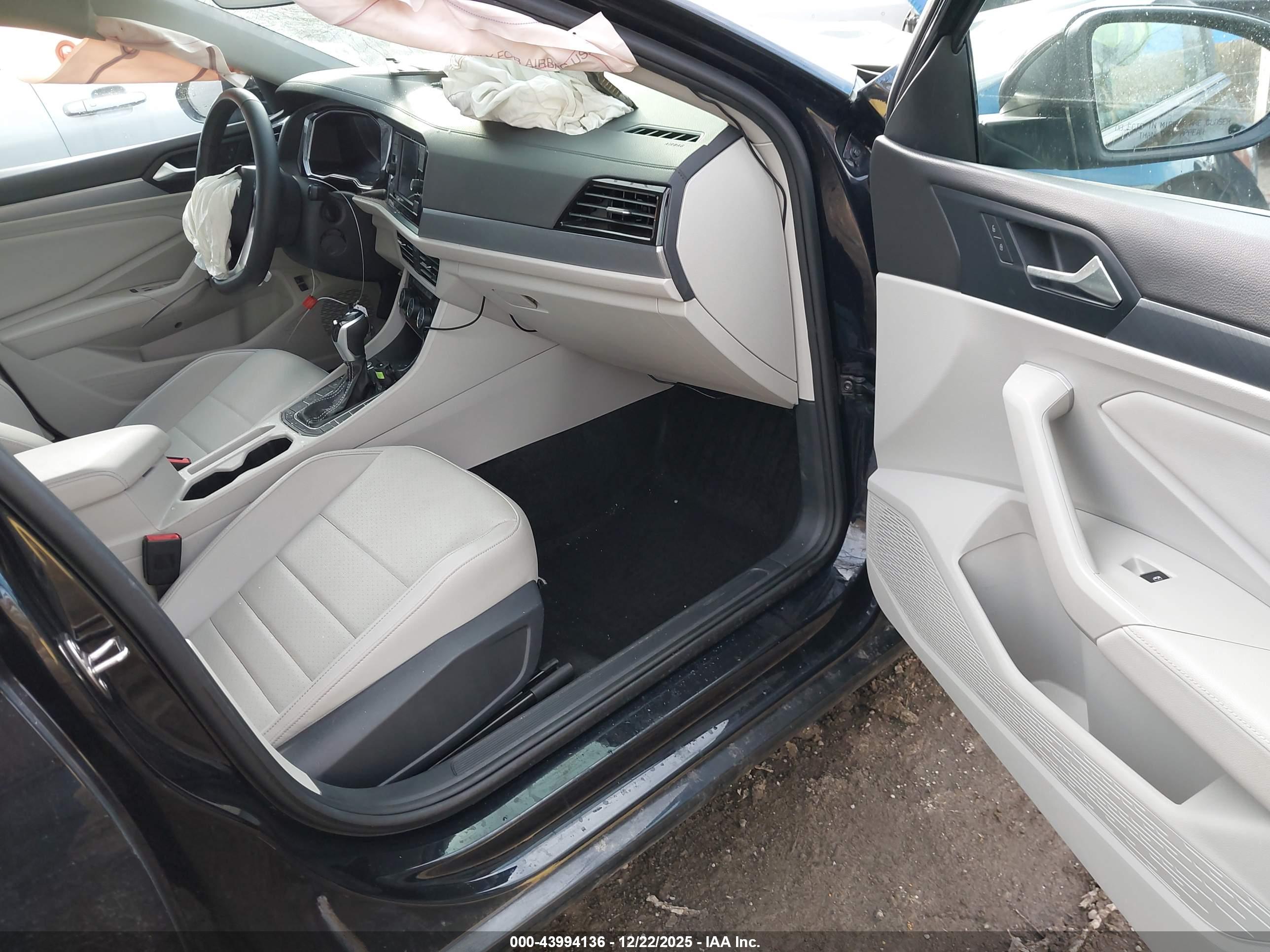VOLKSWAGEN JETTA image 5