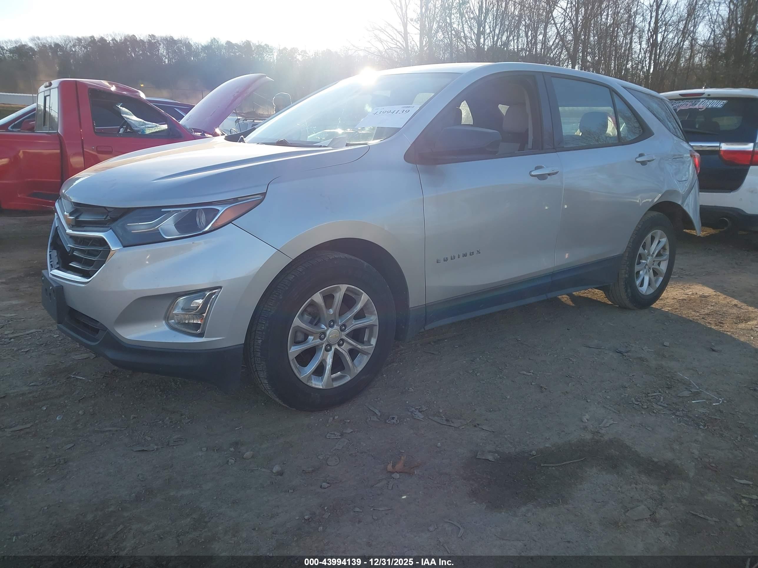 CHEVROLET EQUINOX image 2