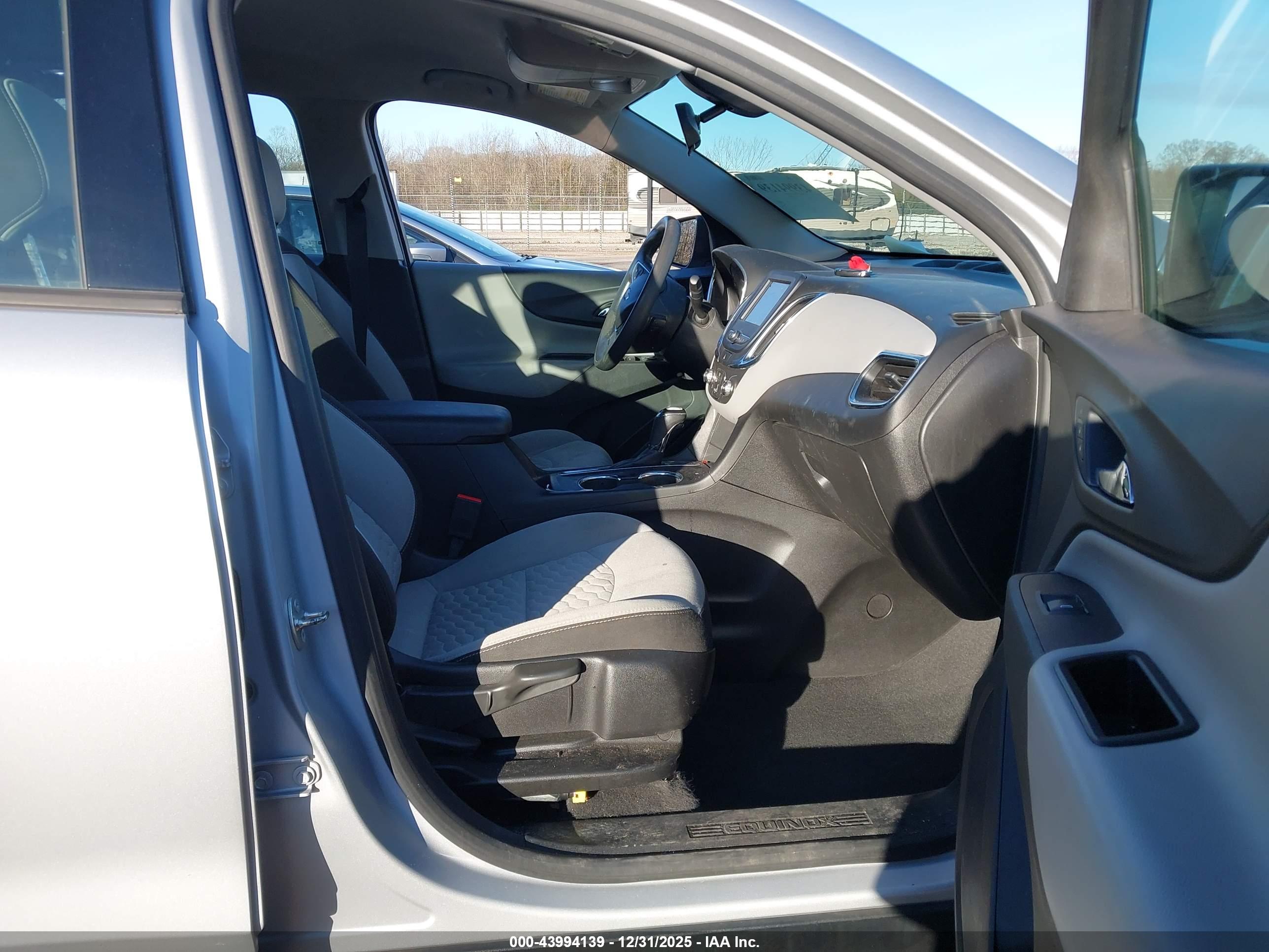 CHEVROLET EQUINOX image 5