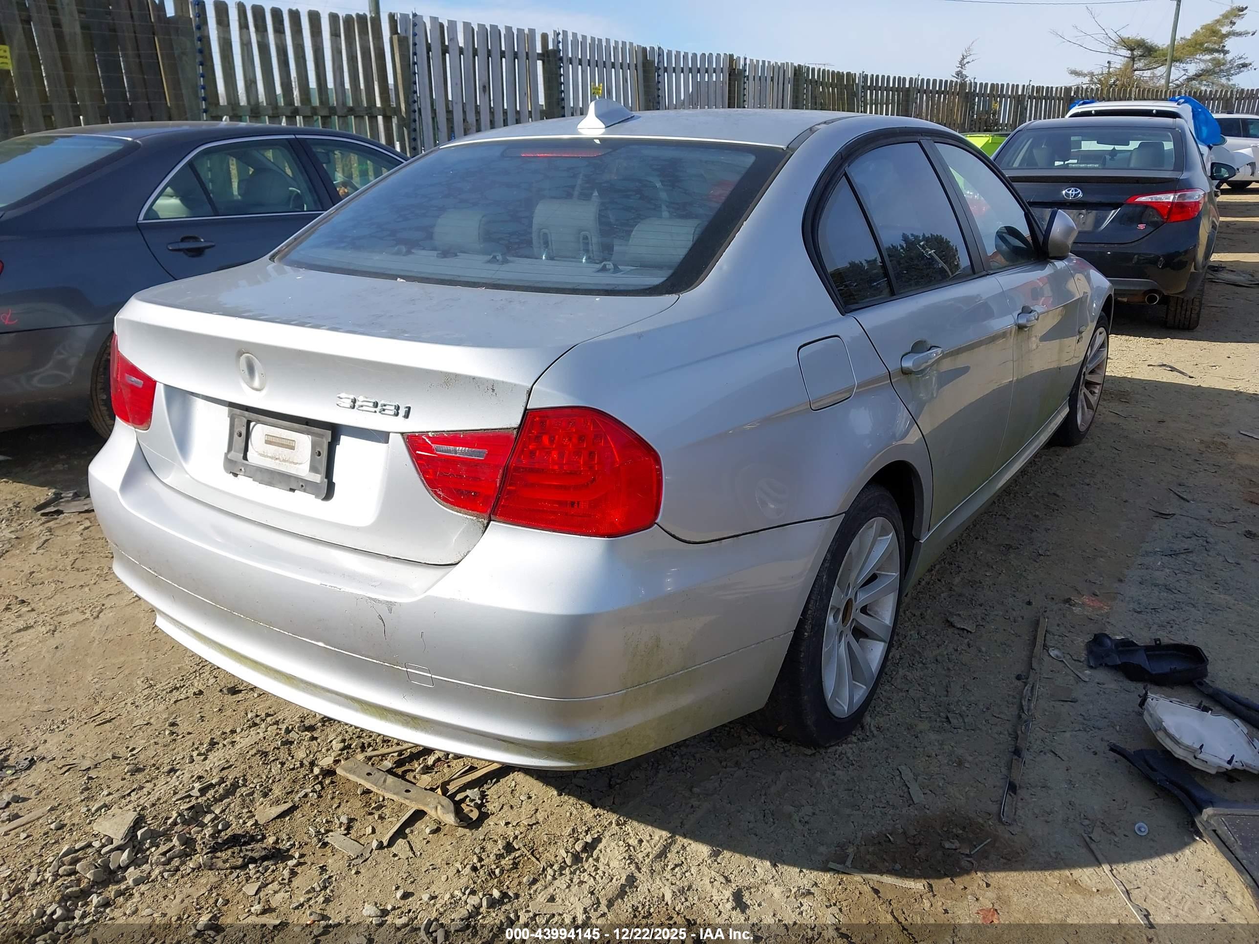 BMW 328I image 4