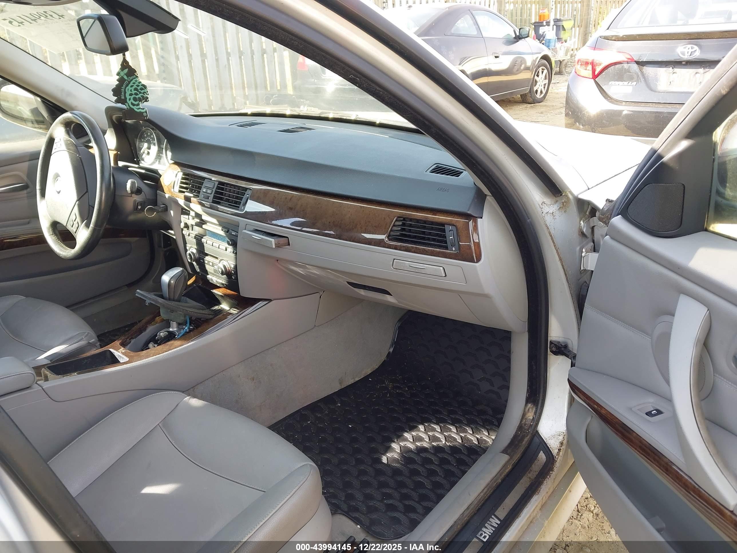 BMW 328I image 5