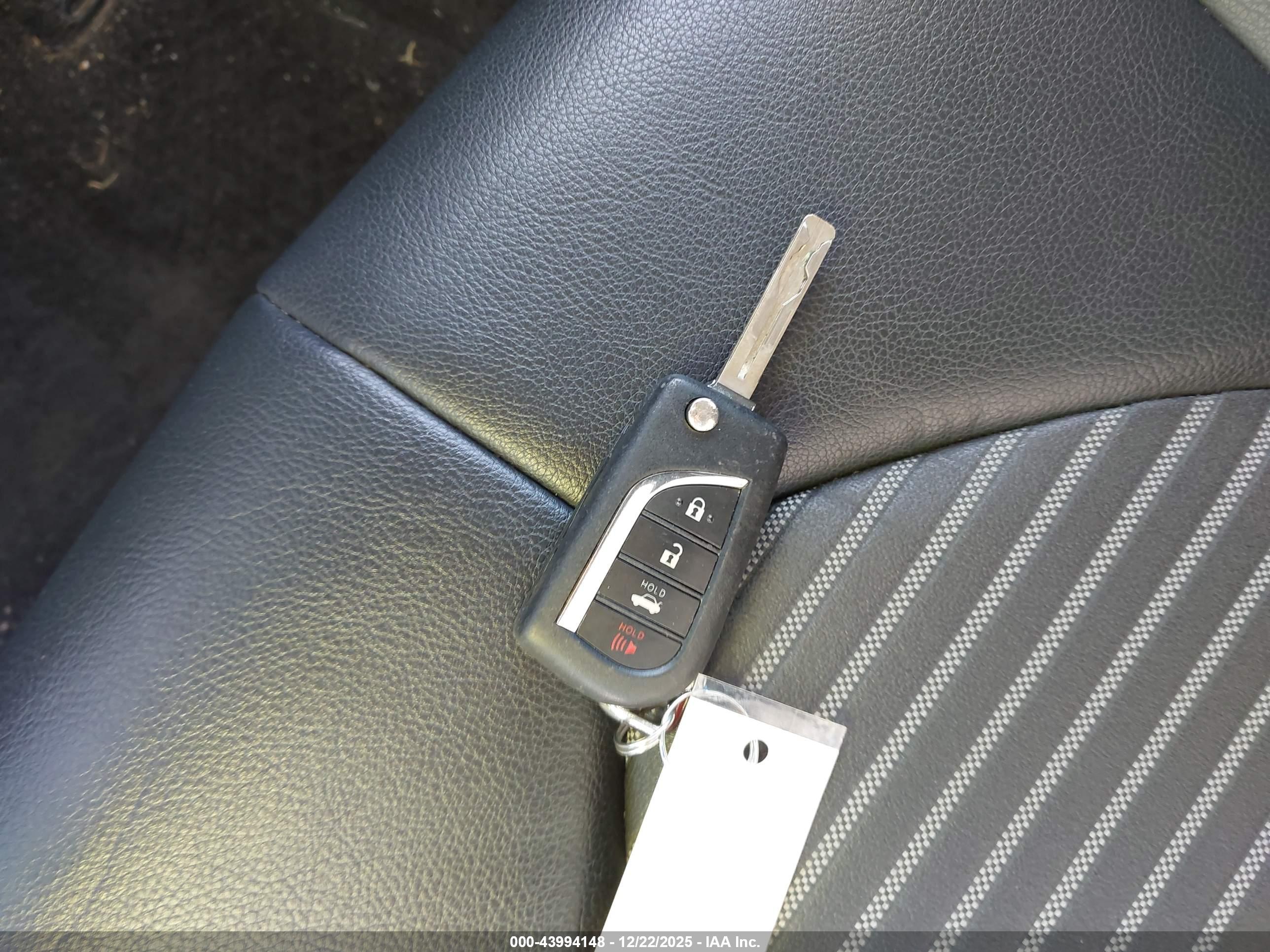 TOYOTA CAMRY image 11