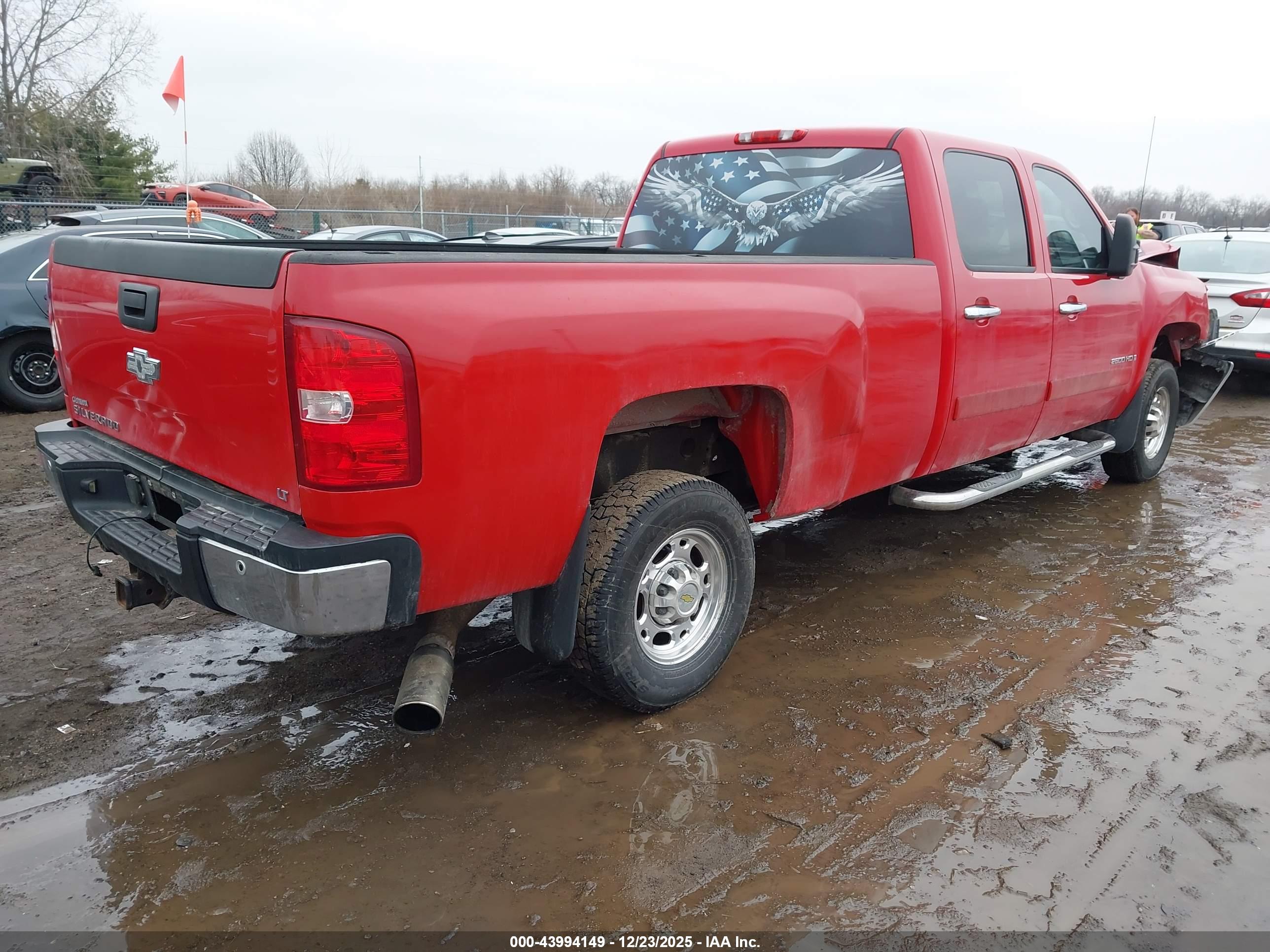 CHEVROLET SILVERADO image 4