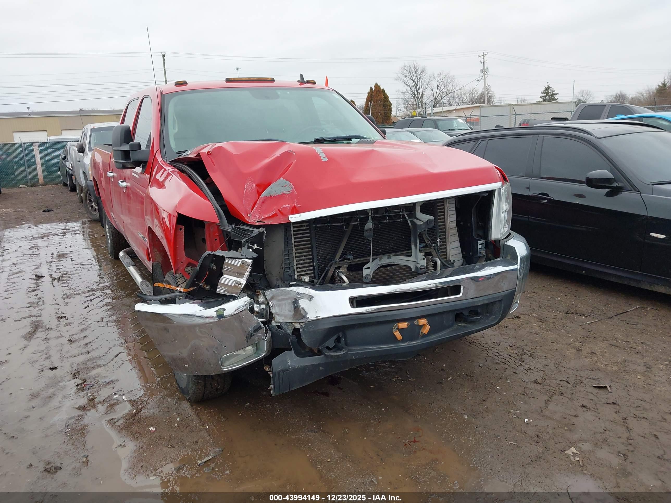 CHEVROLET SILVERADO image 6
