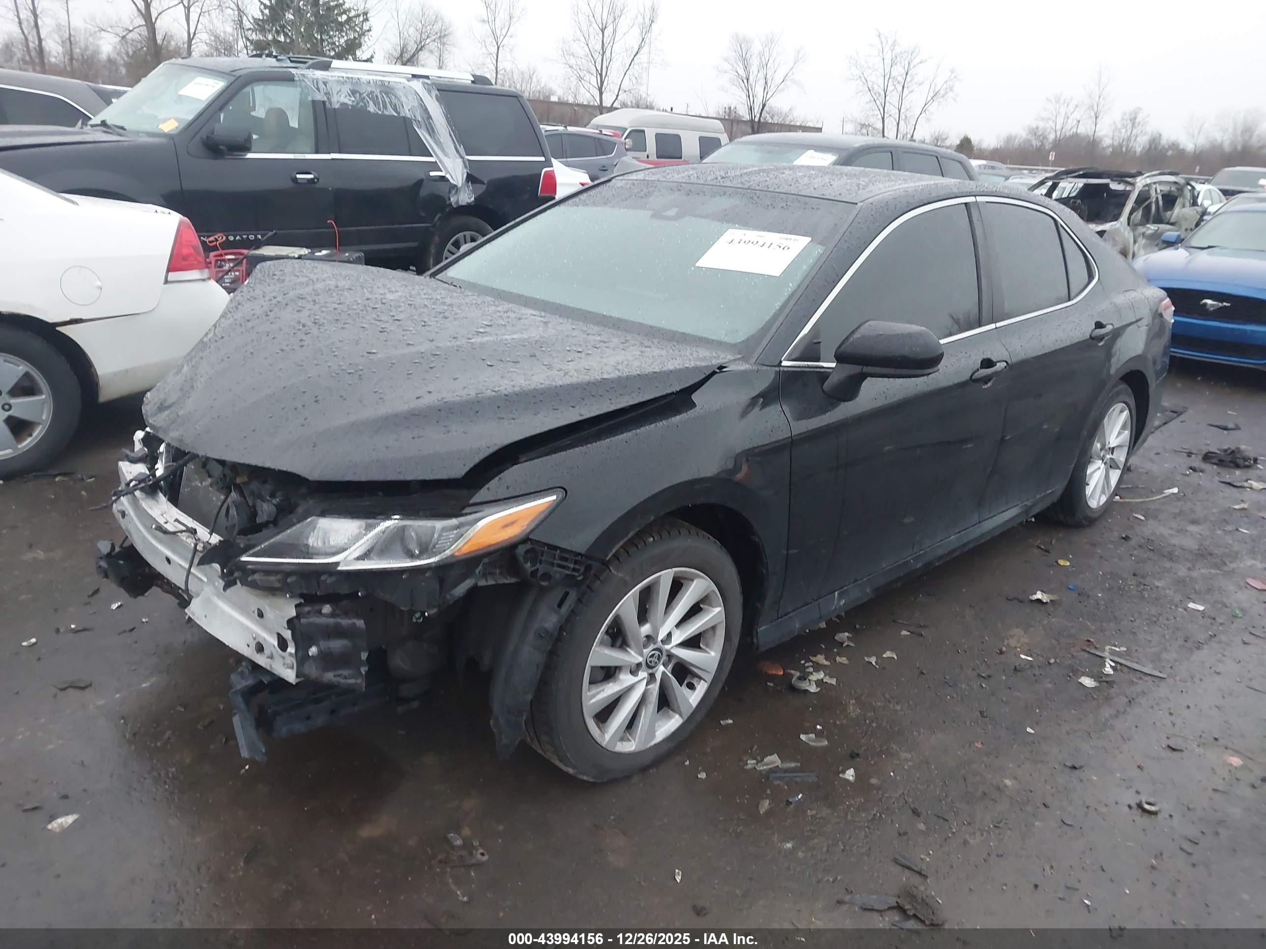 TOYOTA CAMRY image 2