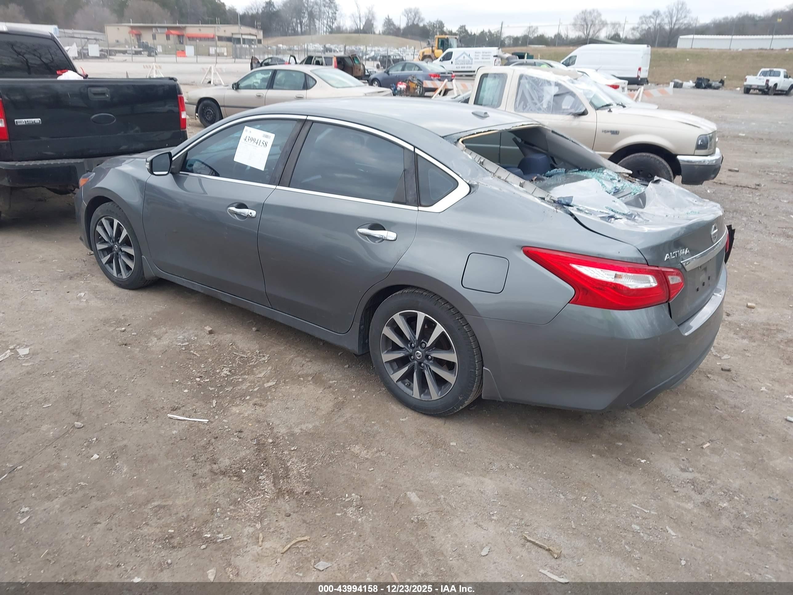 NISSAN ALTIMA image 3
