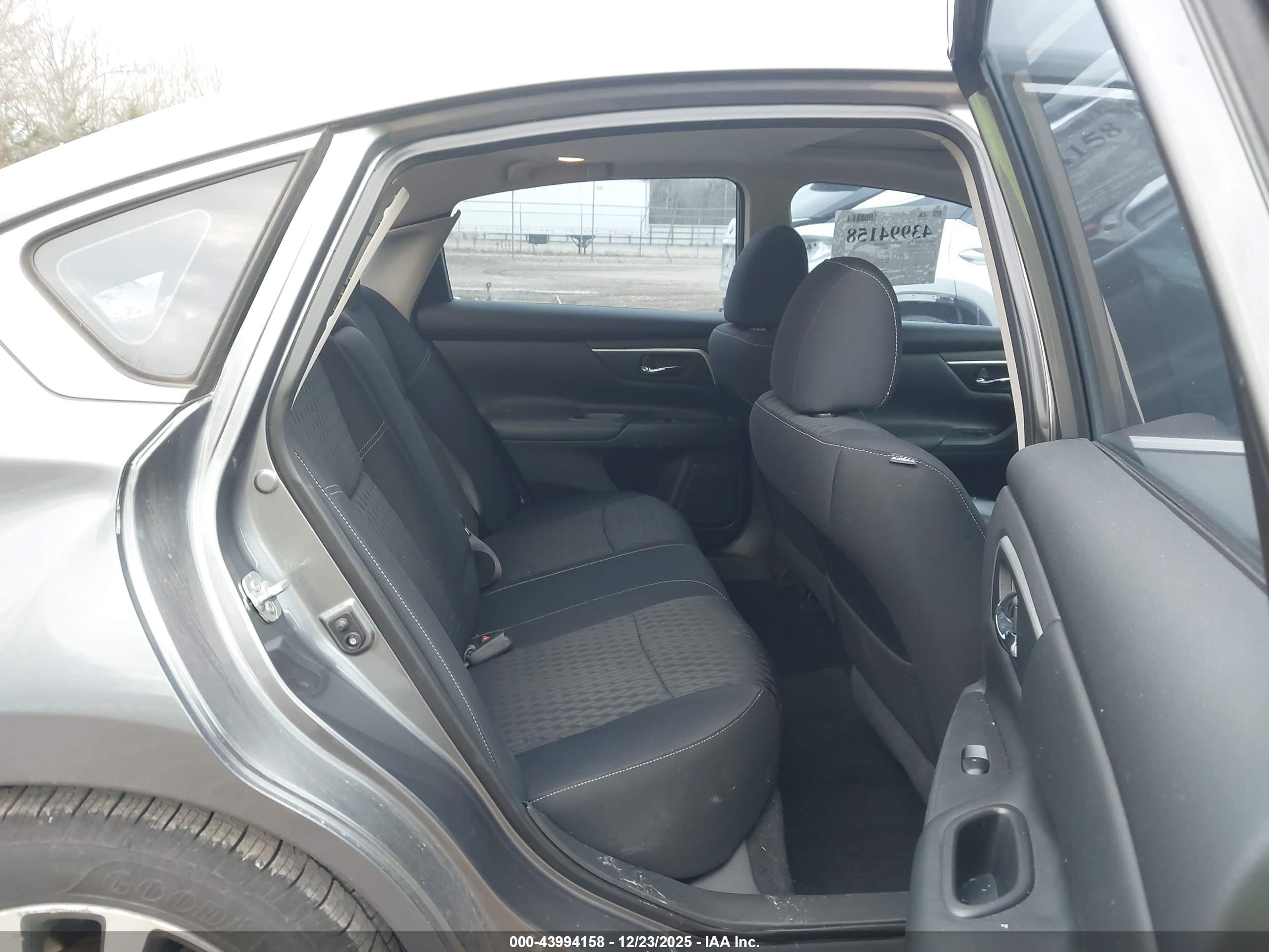 NISSAN ALTIMA image 8