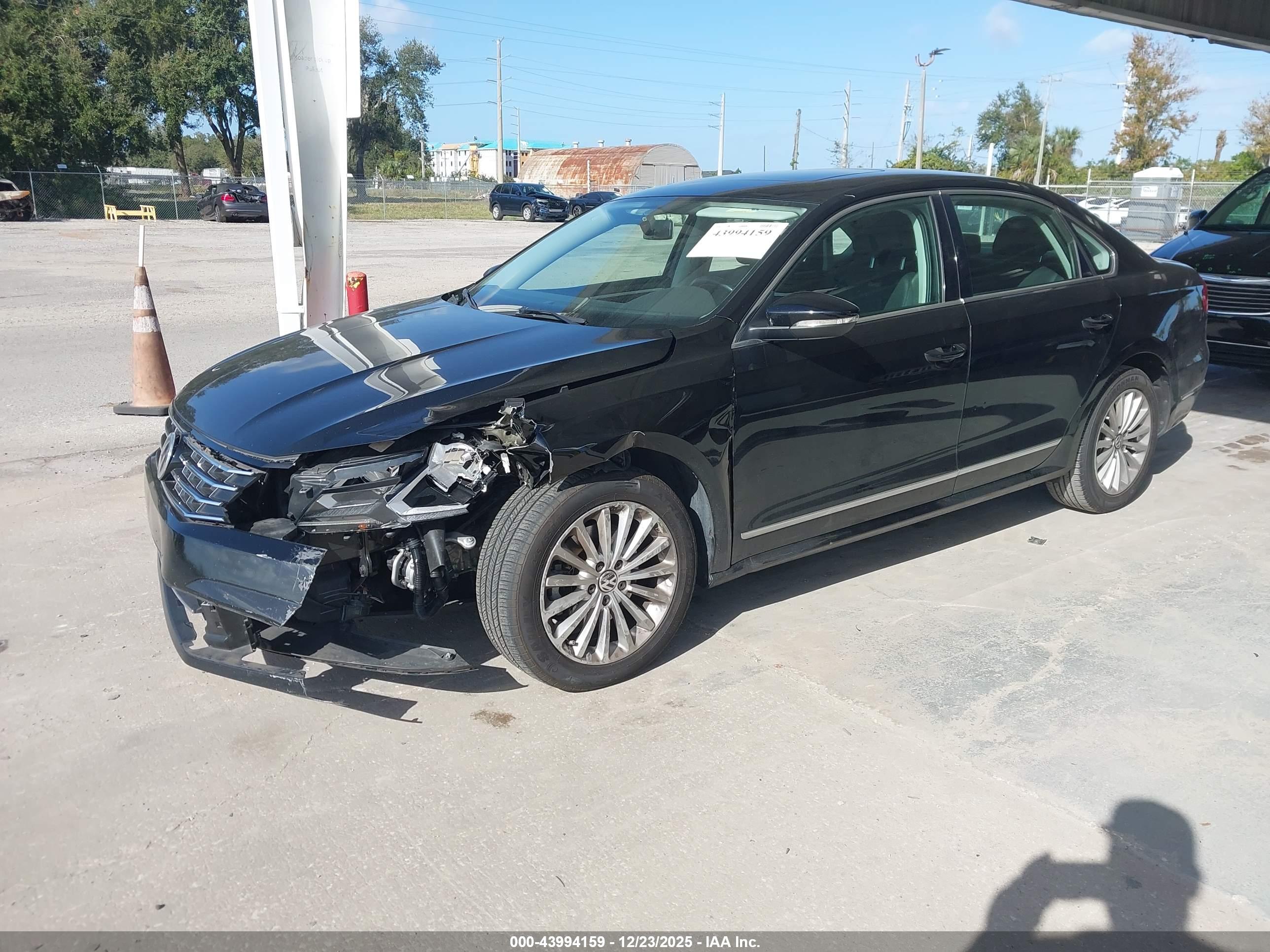 VOLKSWAGEN PASSAT image 2