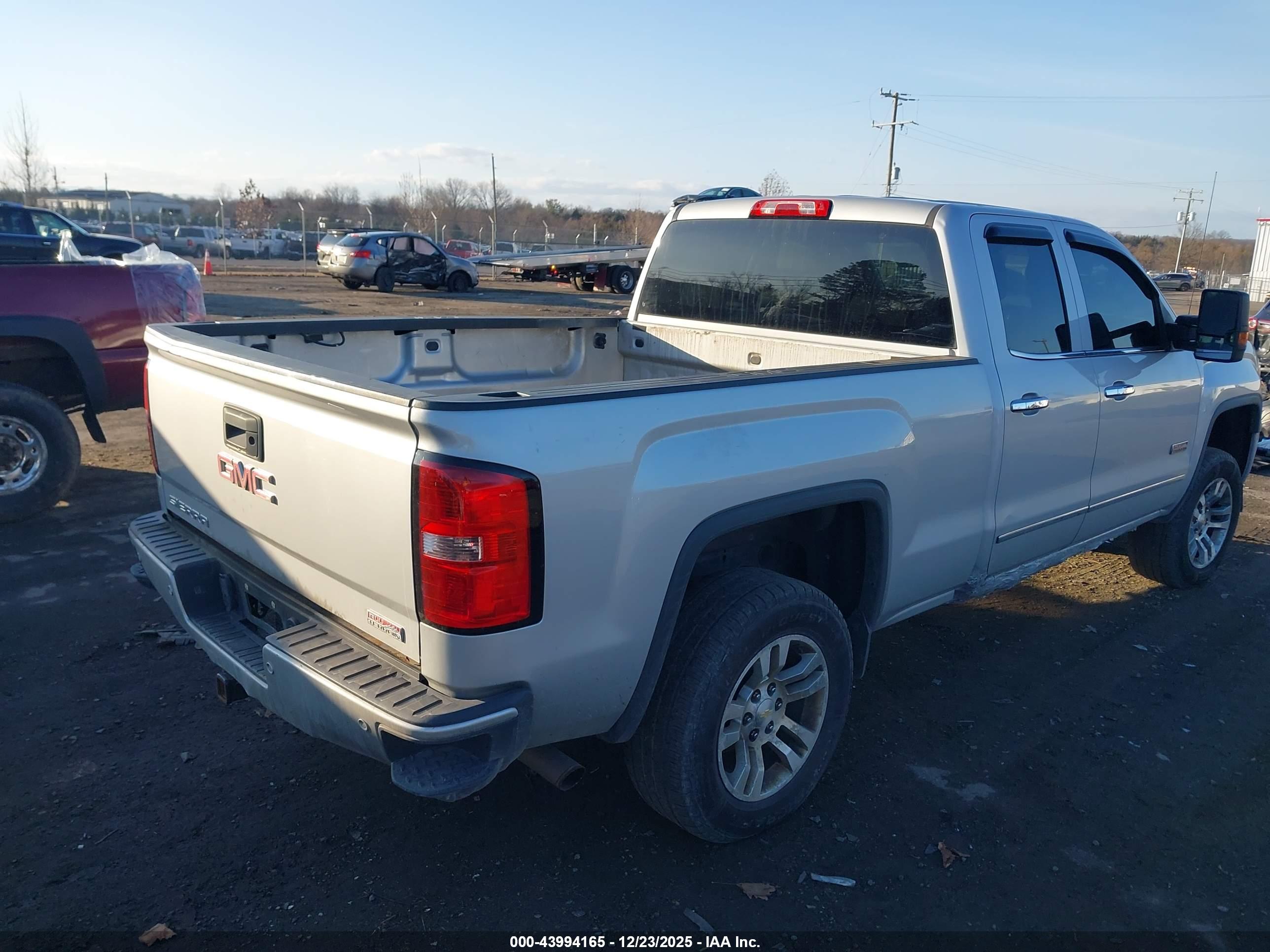 GMC SIERRA image 4