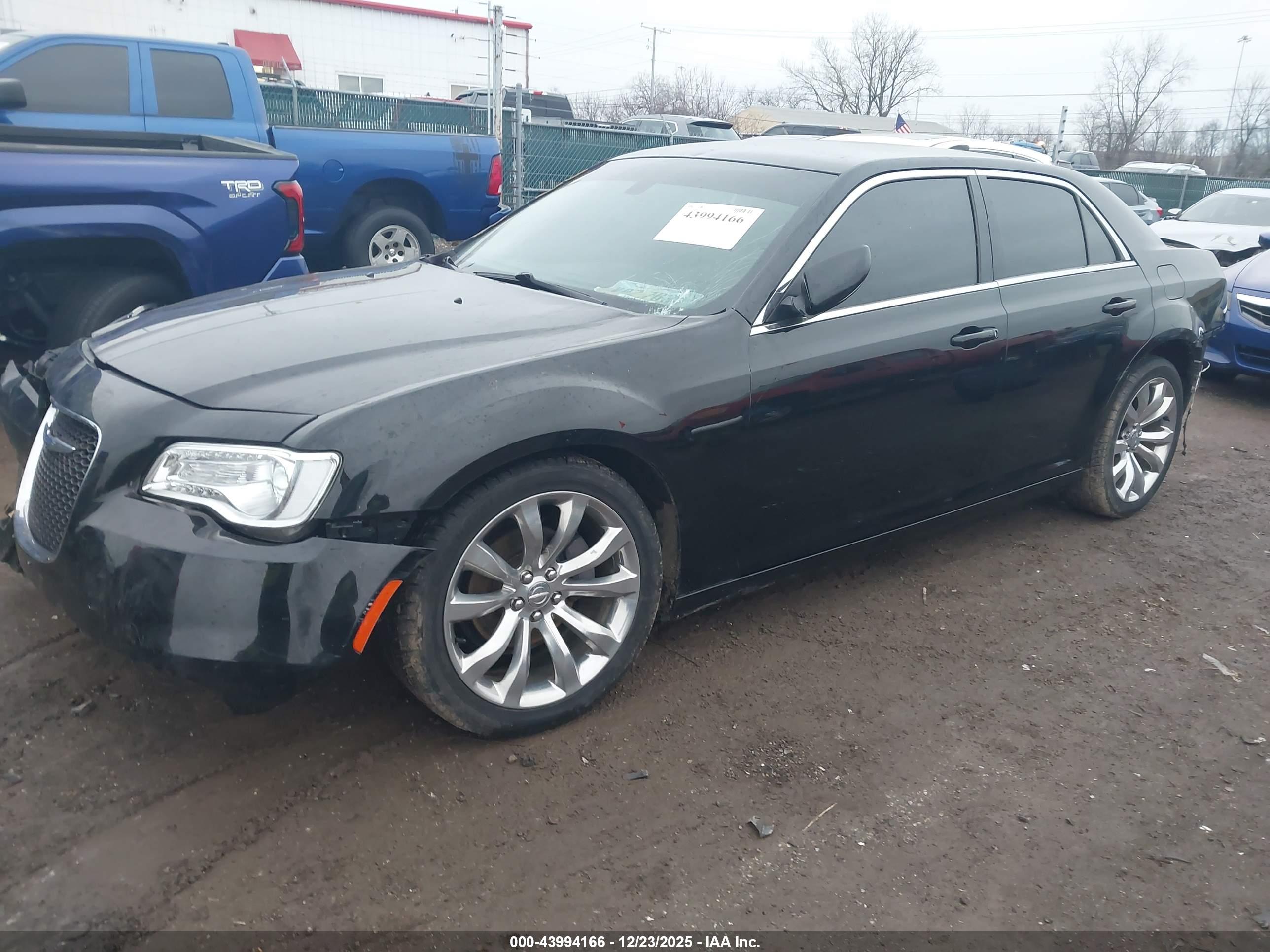 CHRYSLER 300 image 2