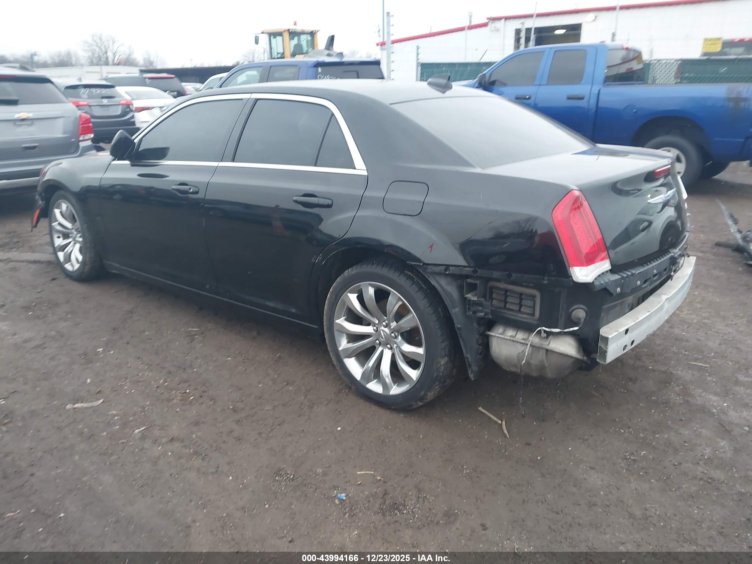 CHRYSLER 300 image 3