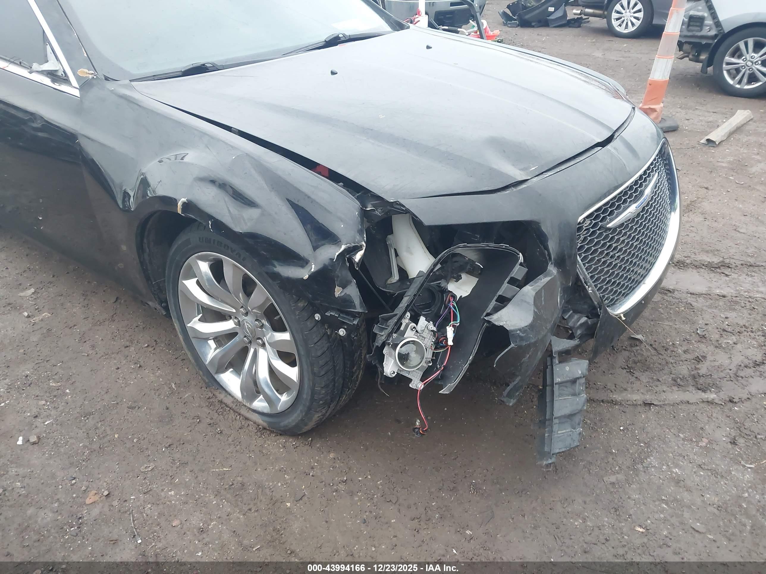 CHRYSLER 300 image 6