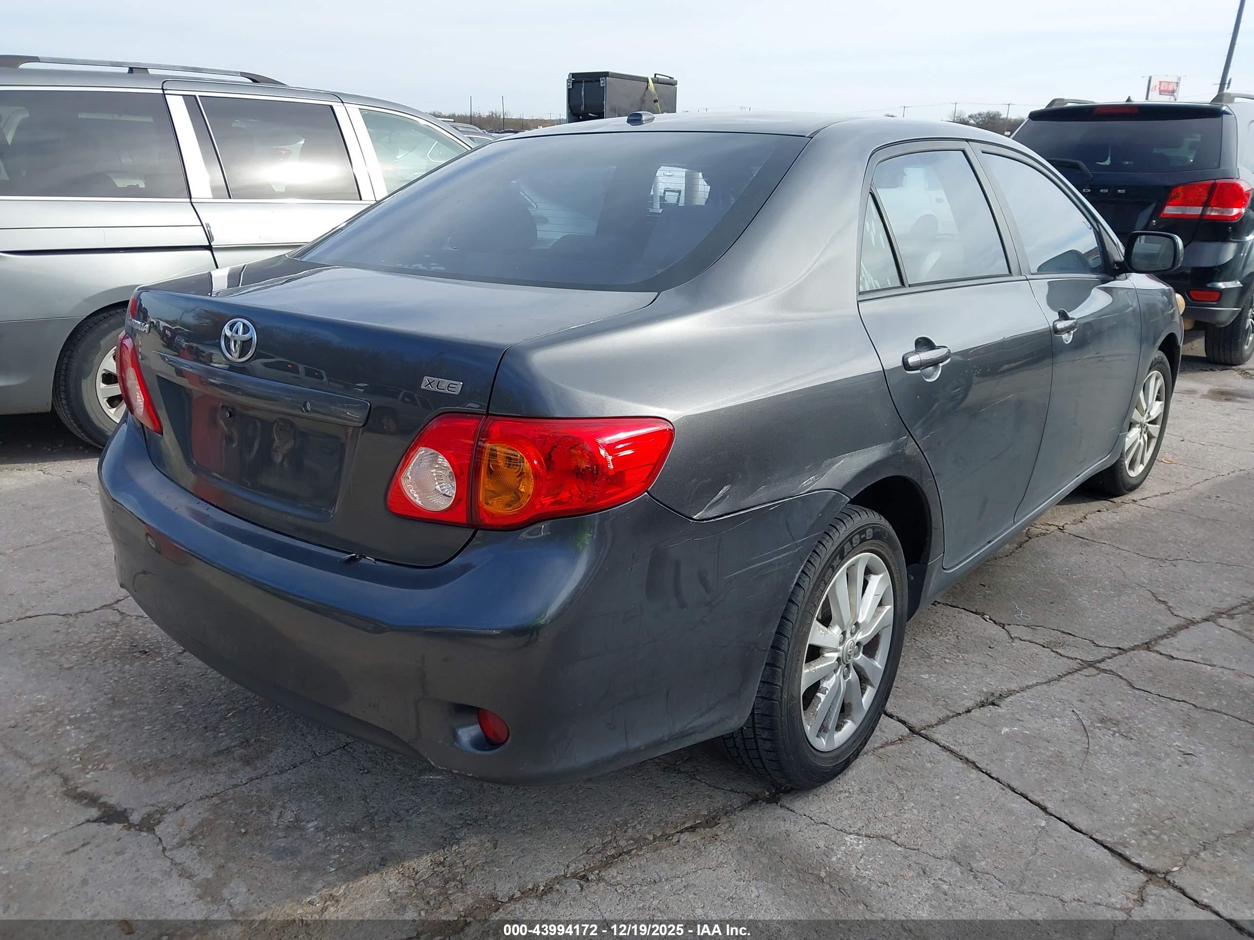 TOYOTA COROLLA image 4