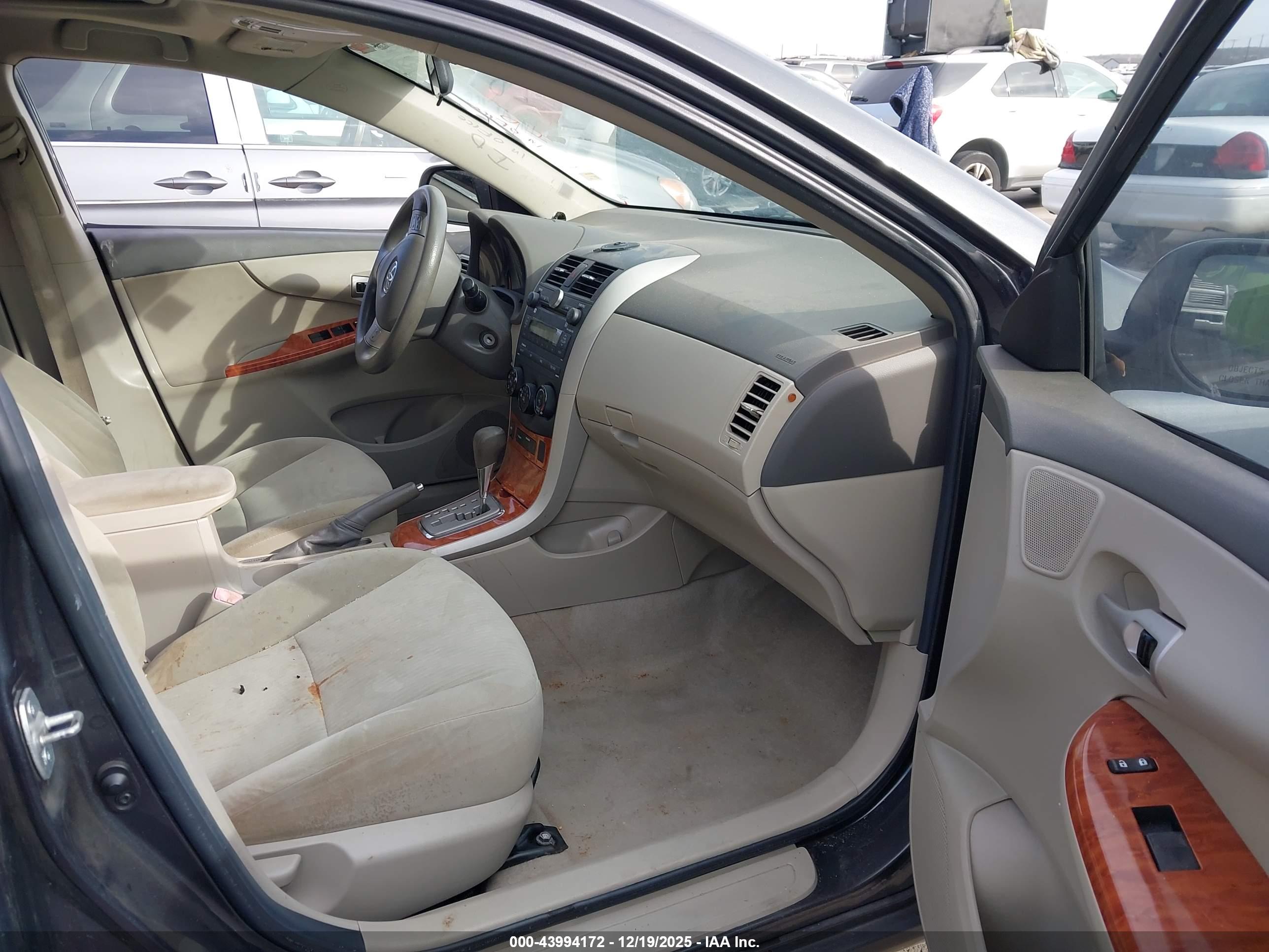 TOYOTA COROLLA image 5