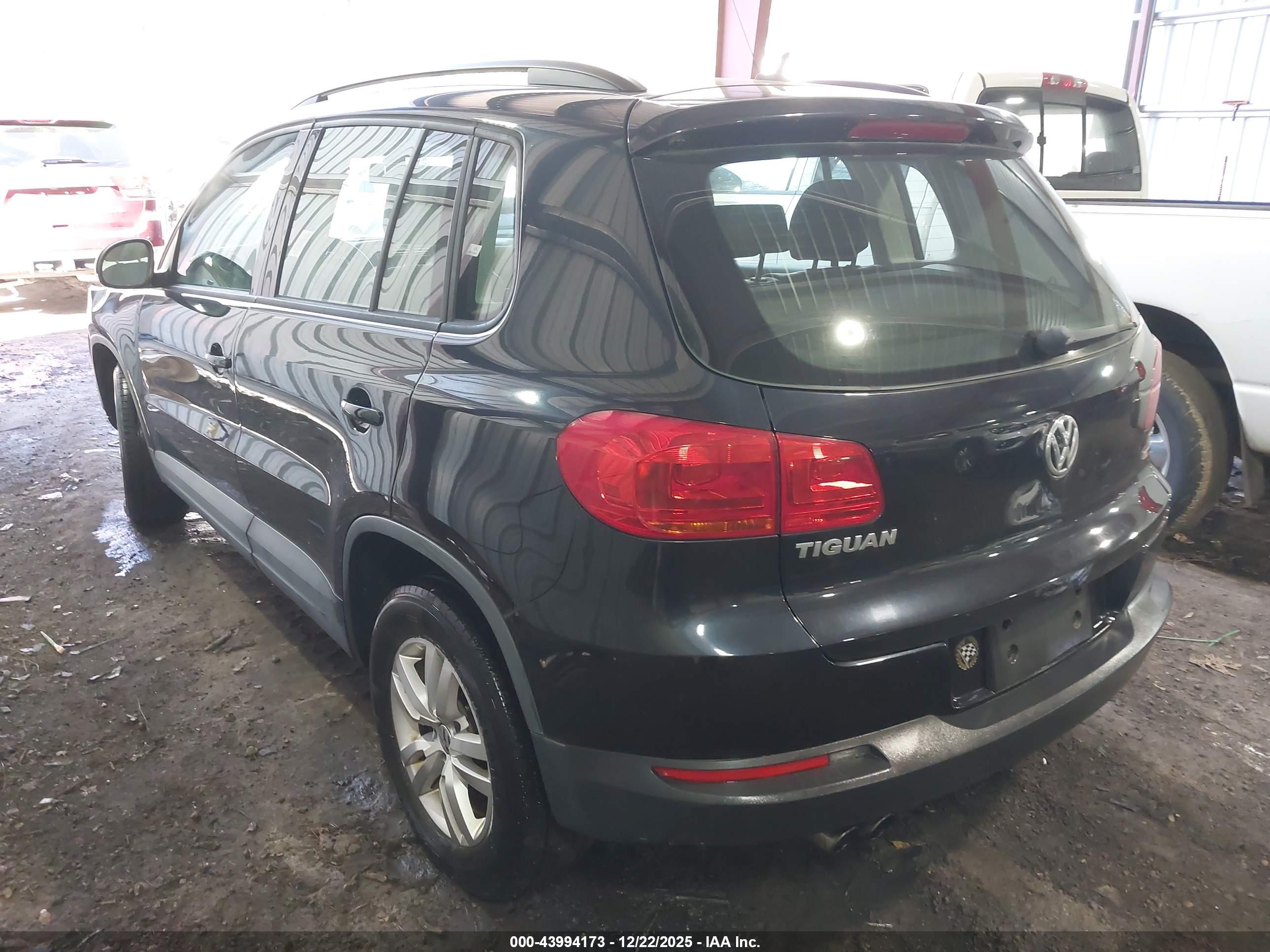 VOLKSWAGEN TIGUAN image 3