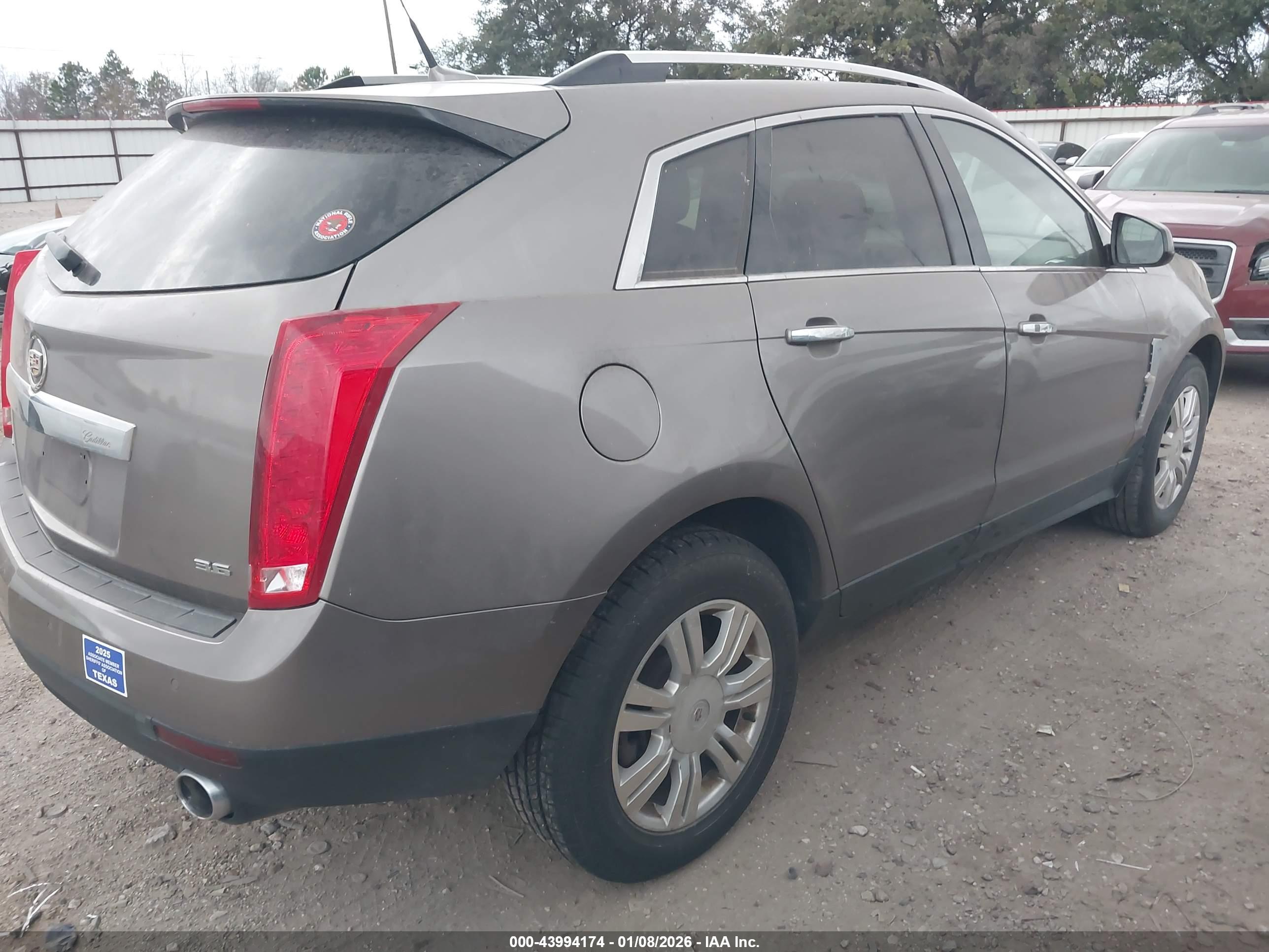 CADILLAC SRX image 4