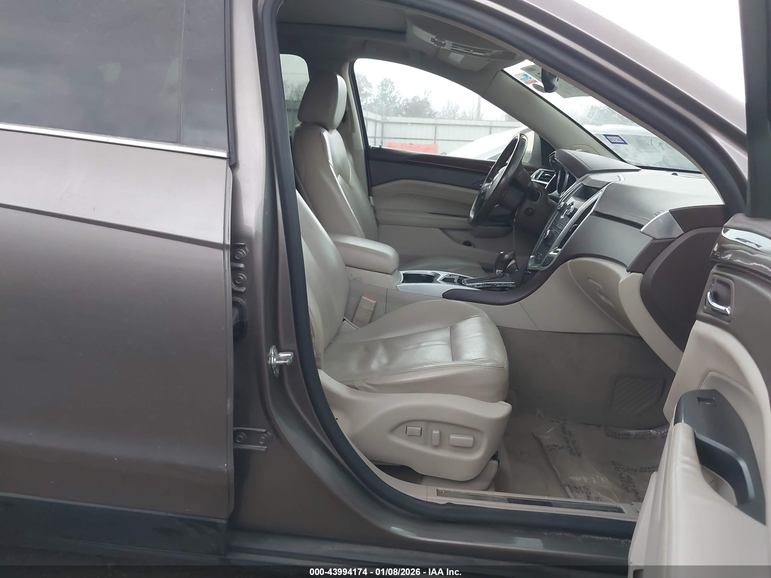 CADILLAC SRX image 5