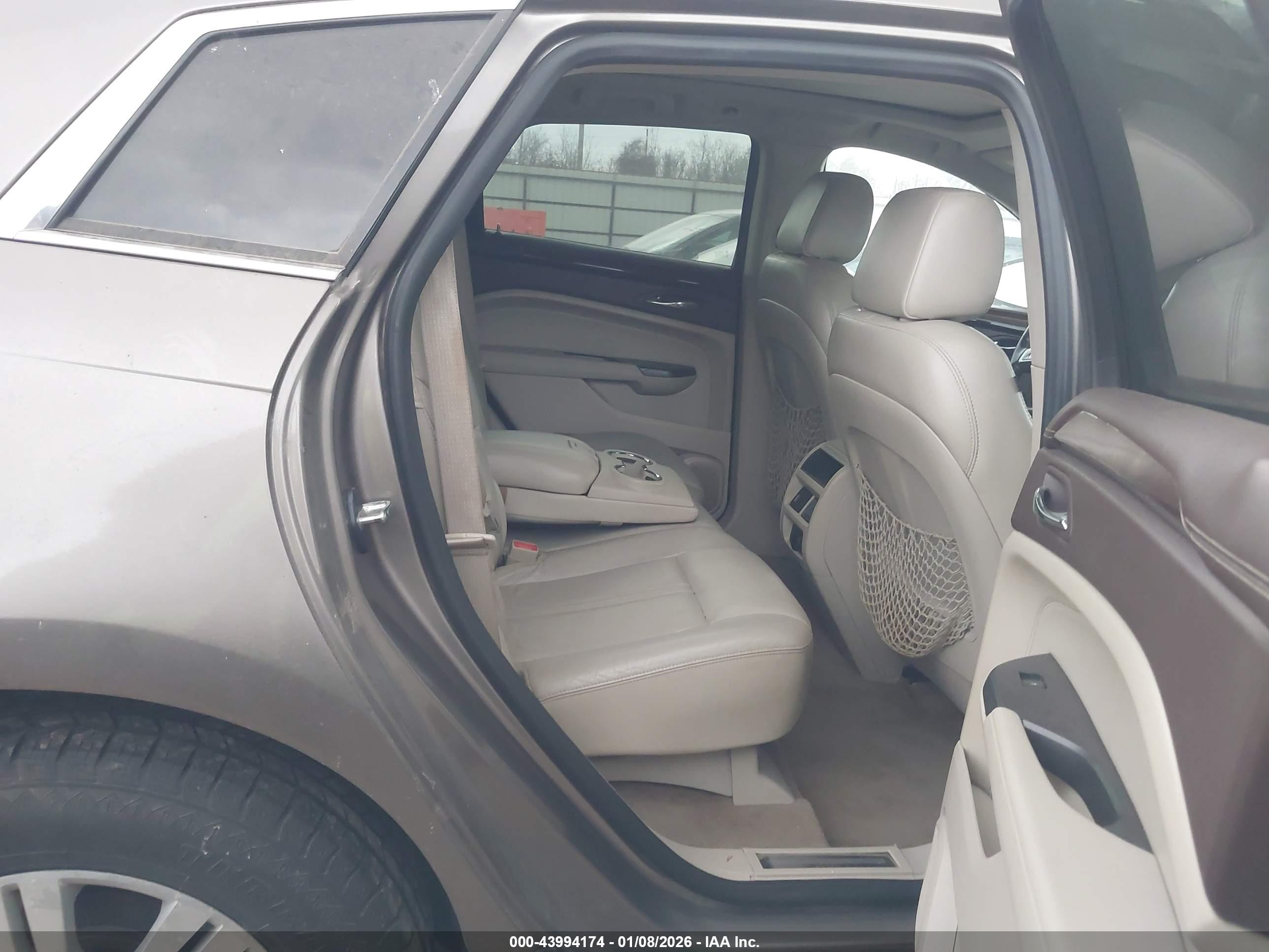 CADILLAC SRX image 8