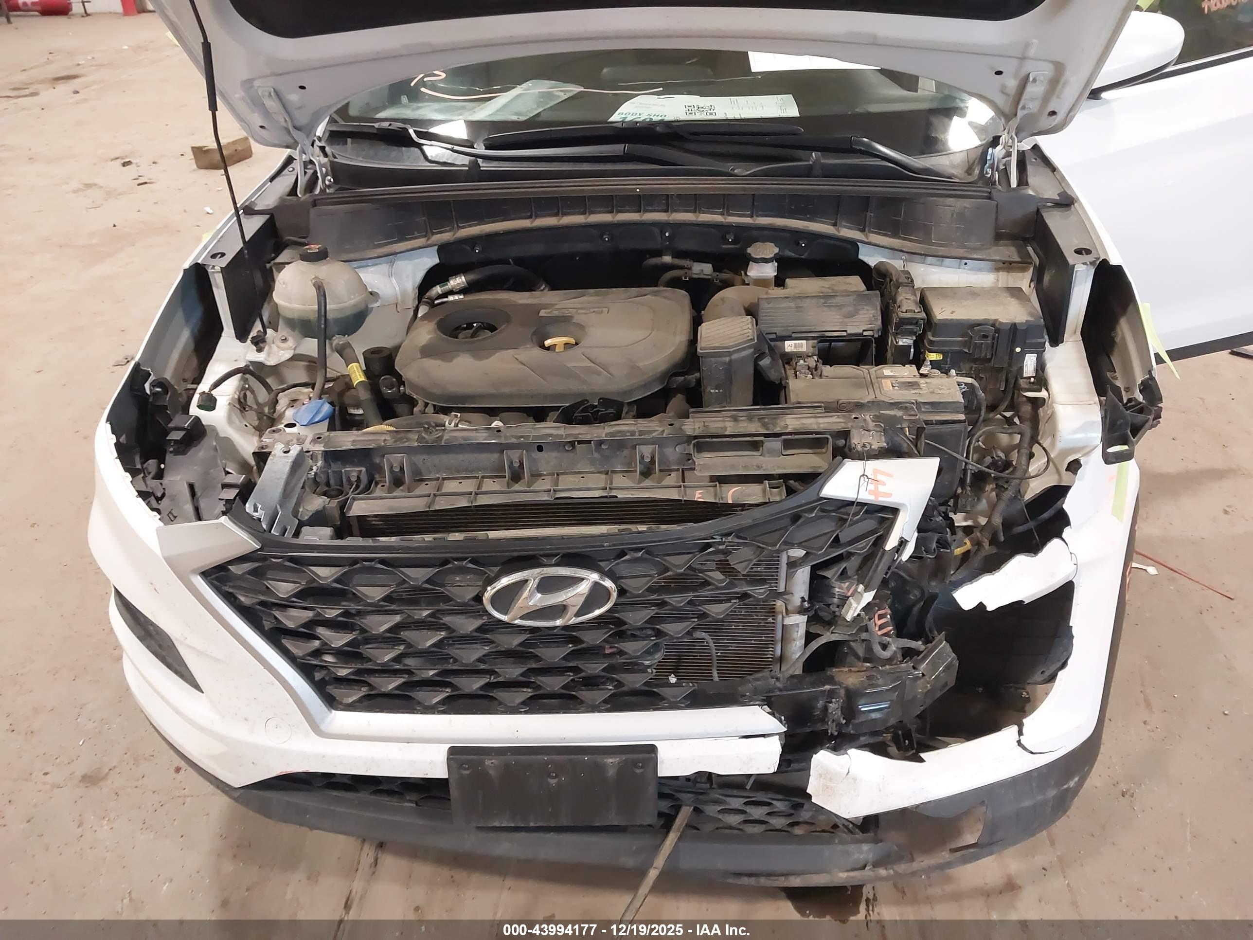 HYUNDAI TUCSON image 10