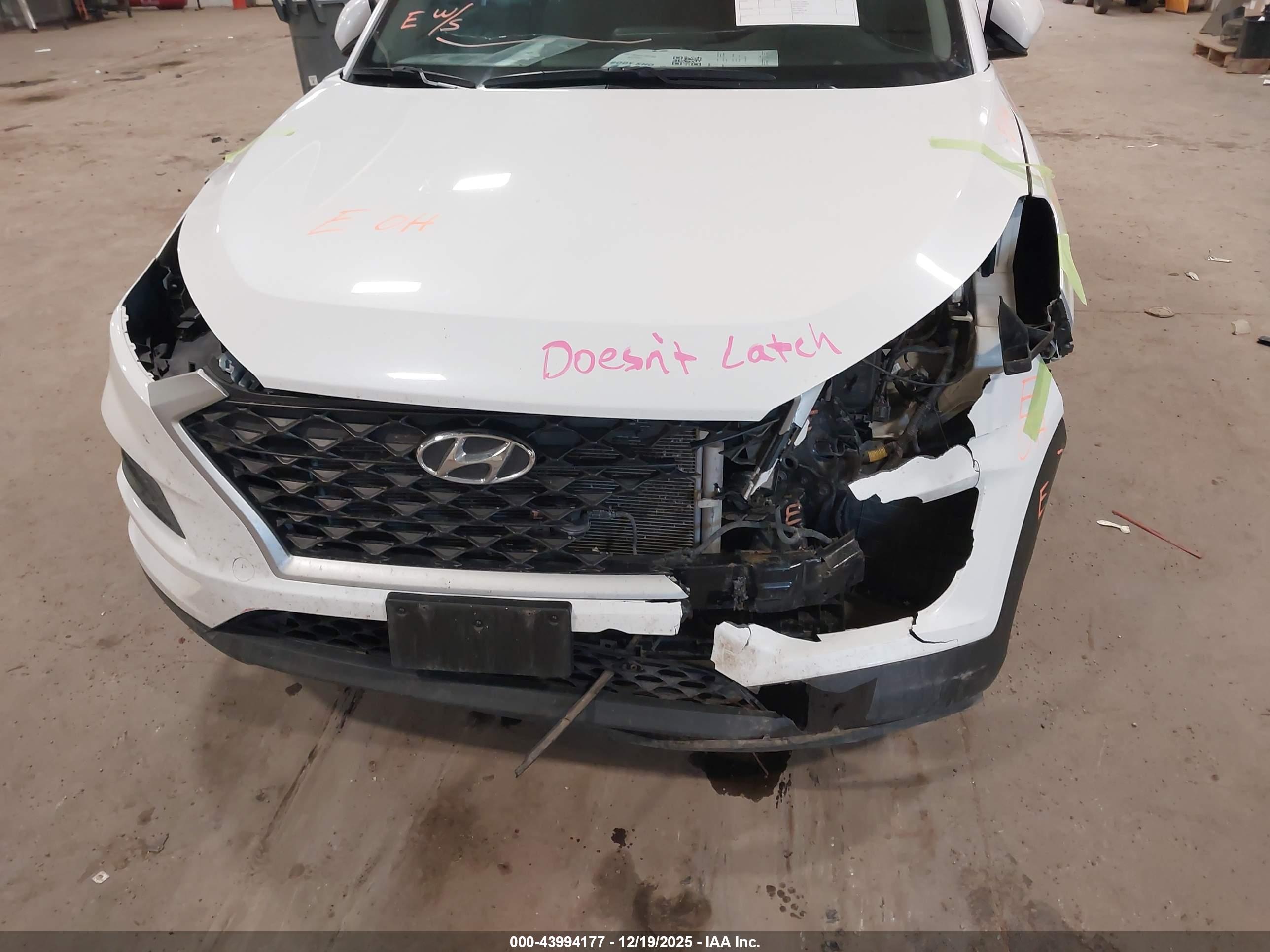 HYUNDAI TUCSON image 6