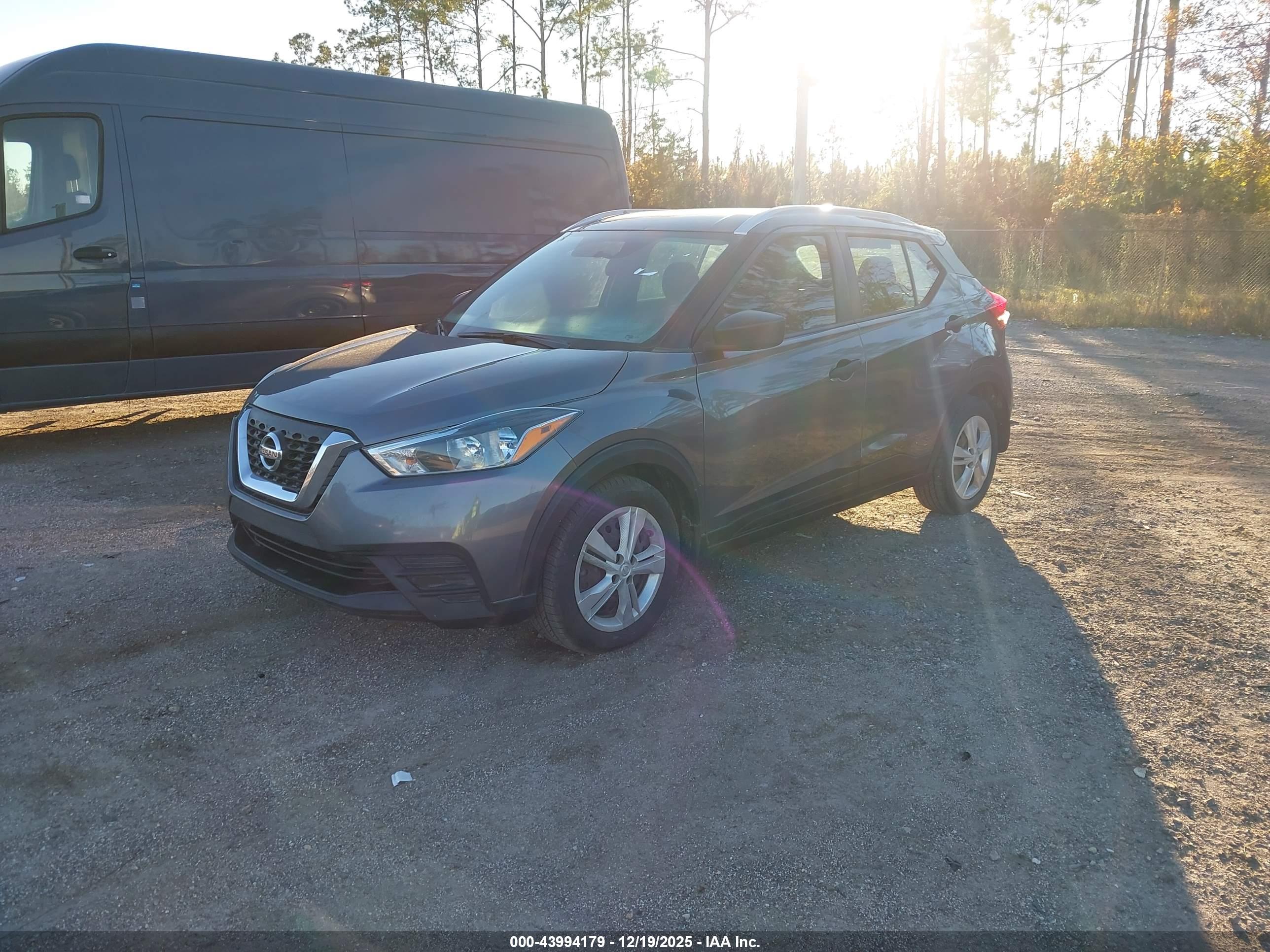 NISSAN KICKS image 2