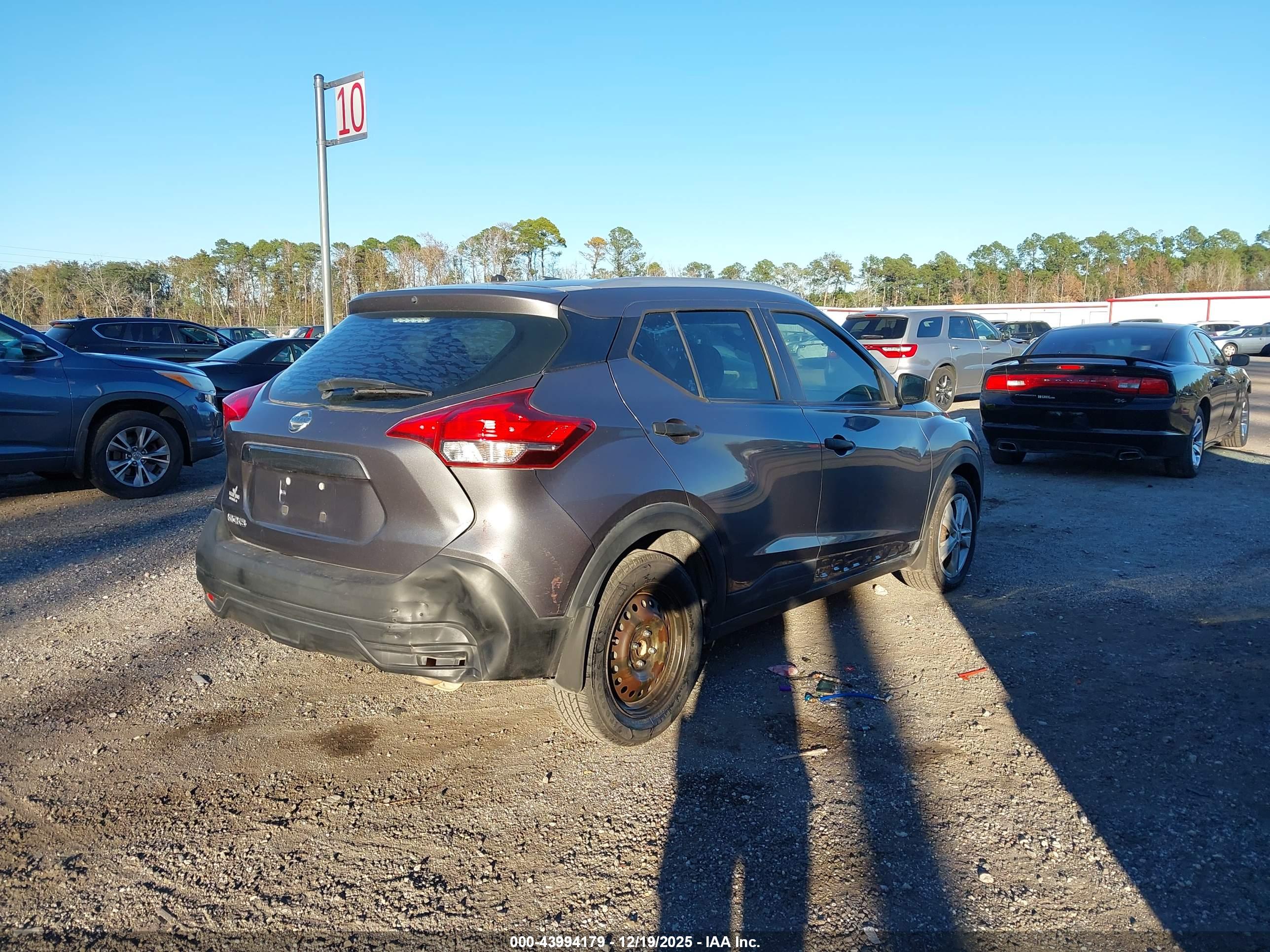 NISSAN KICKS image 4