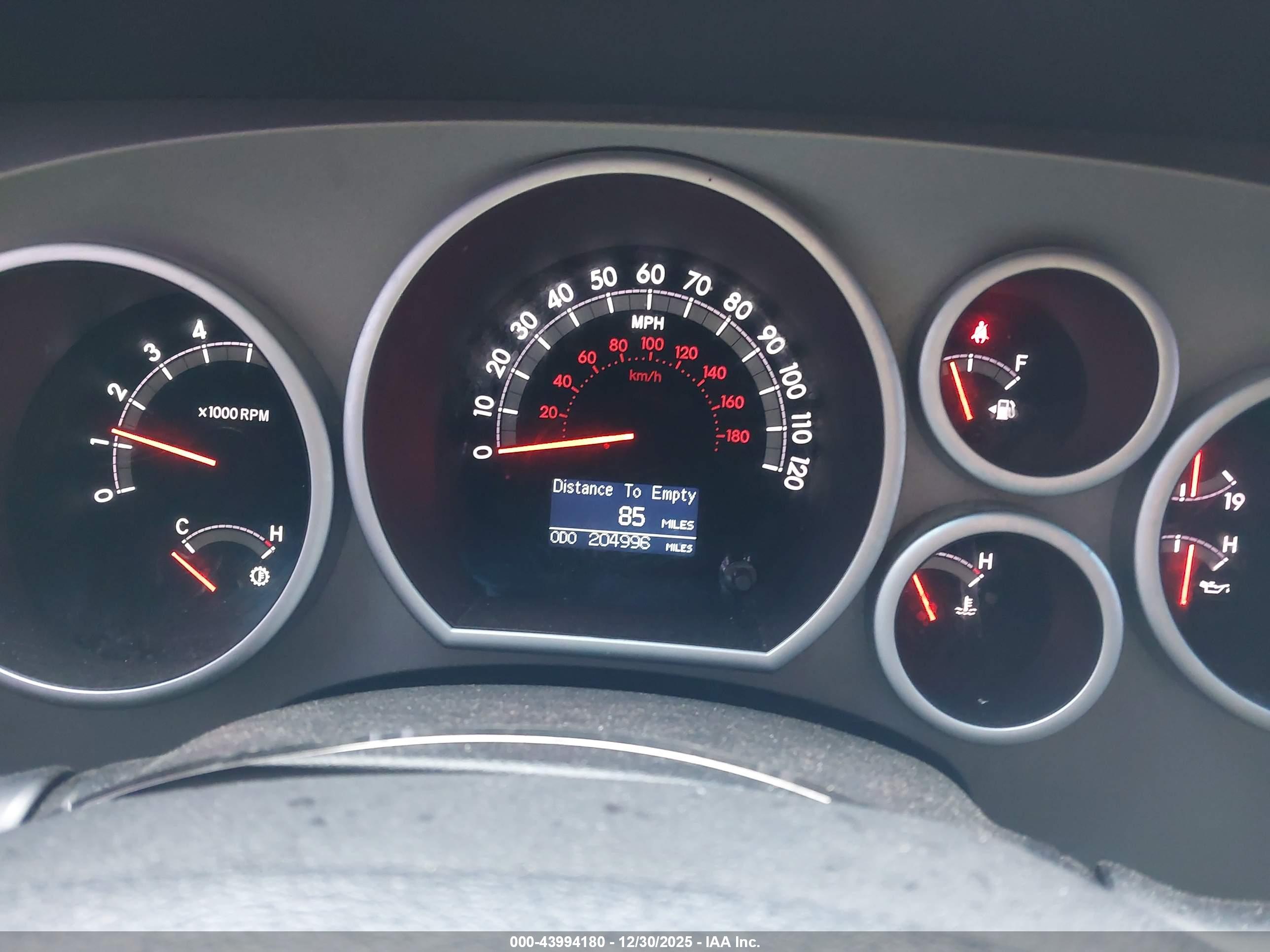 TOYOTA TUNDRA image 7