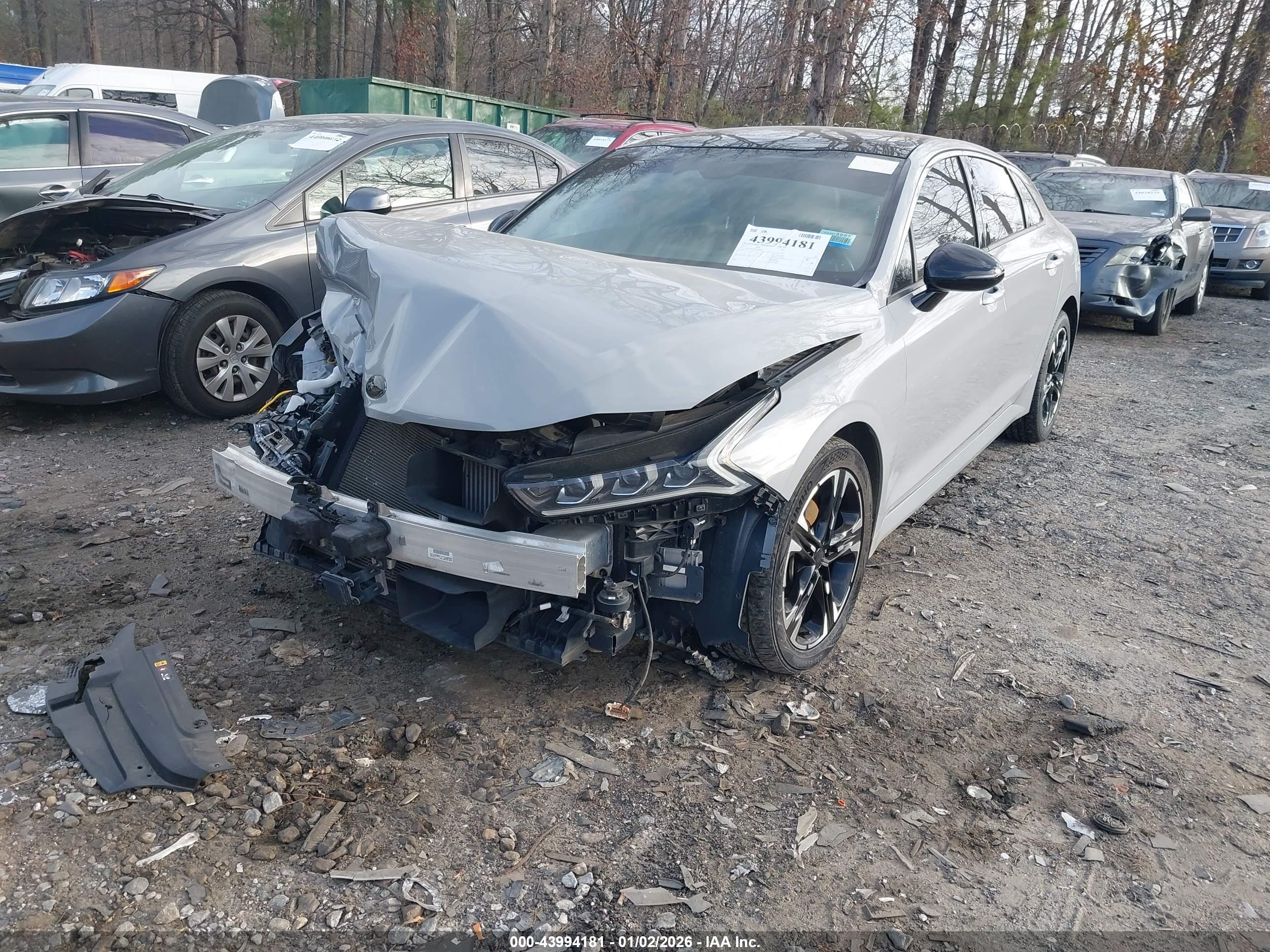 KIA K5 image 2