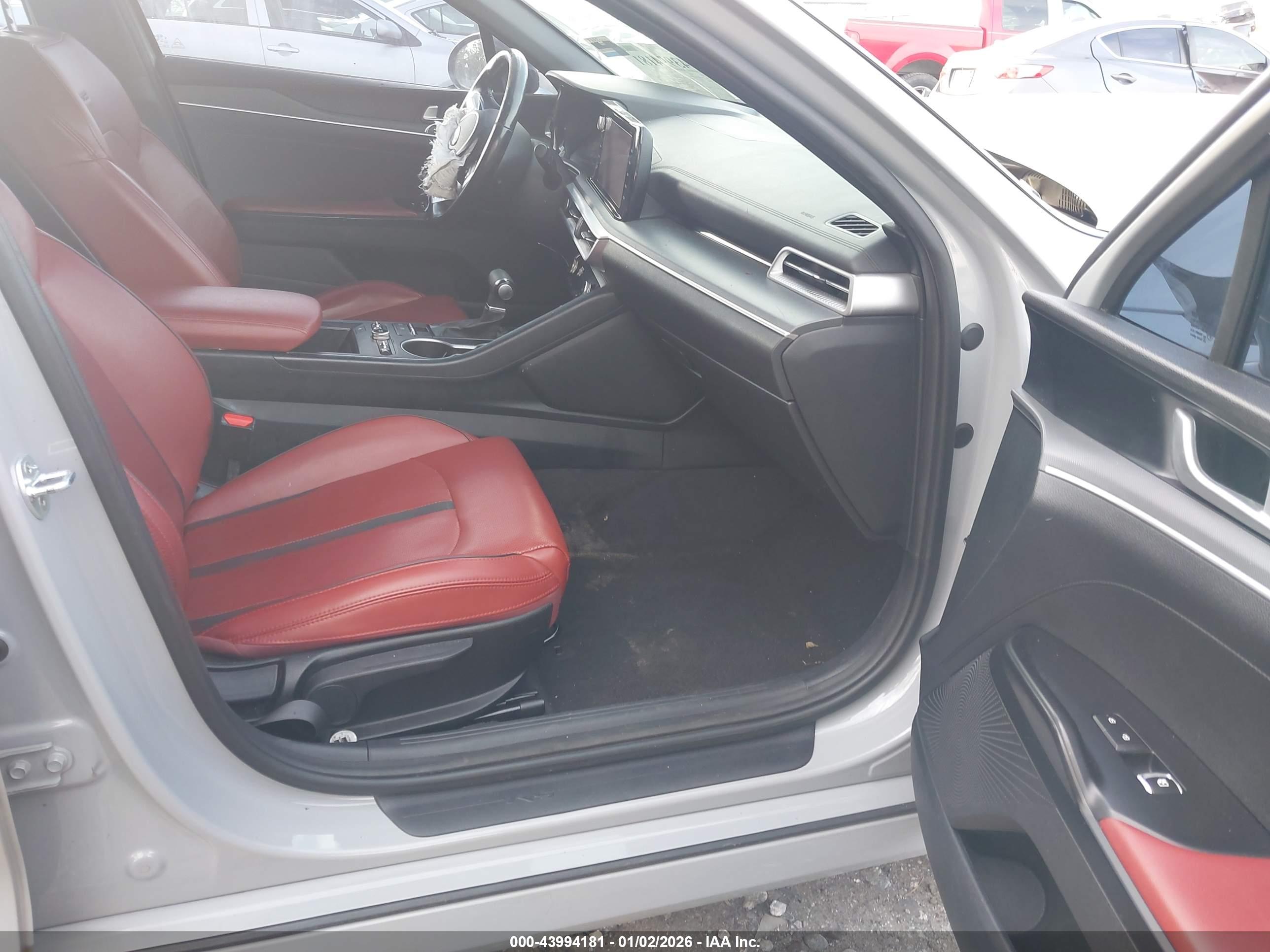 KIA K5 image 5