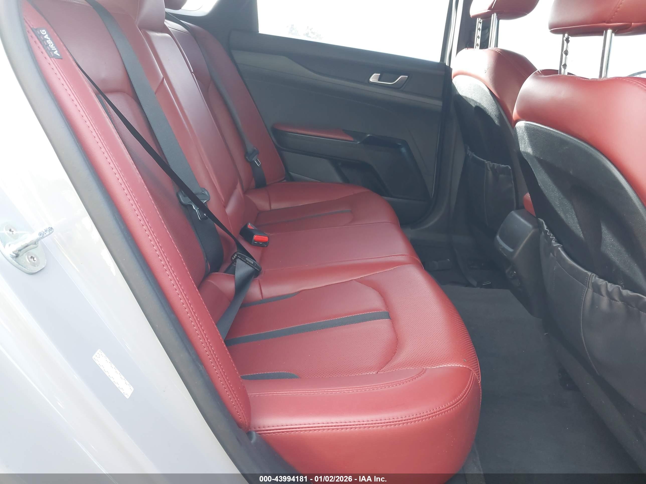 KIA K5 image 8