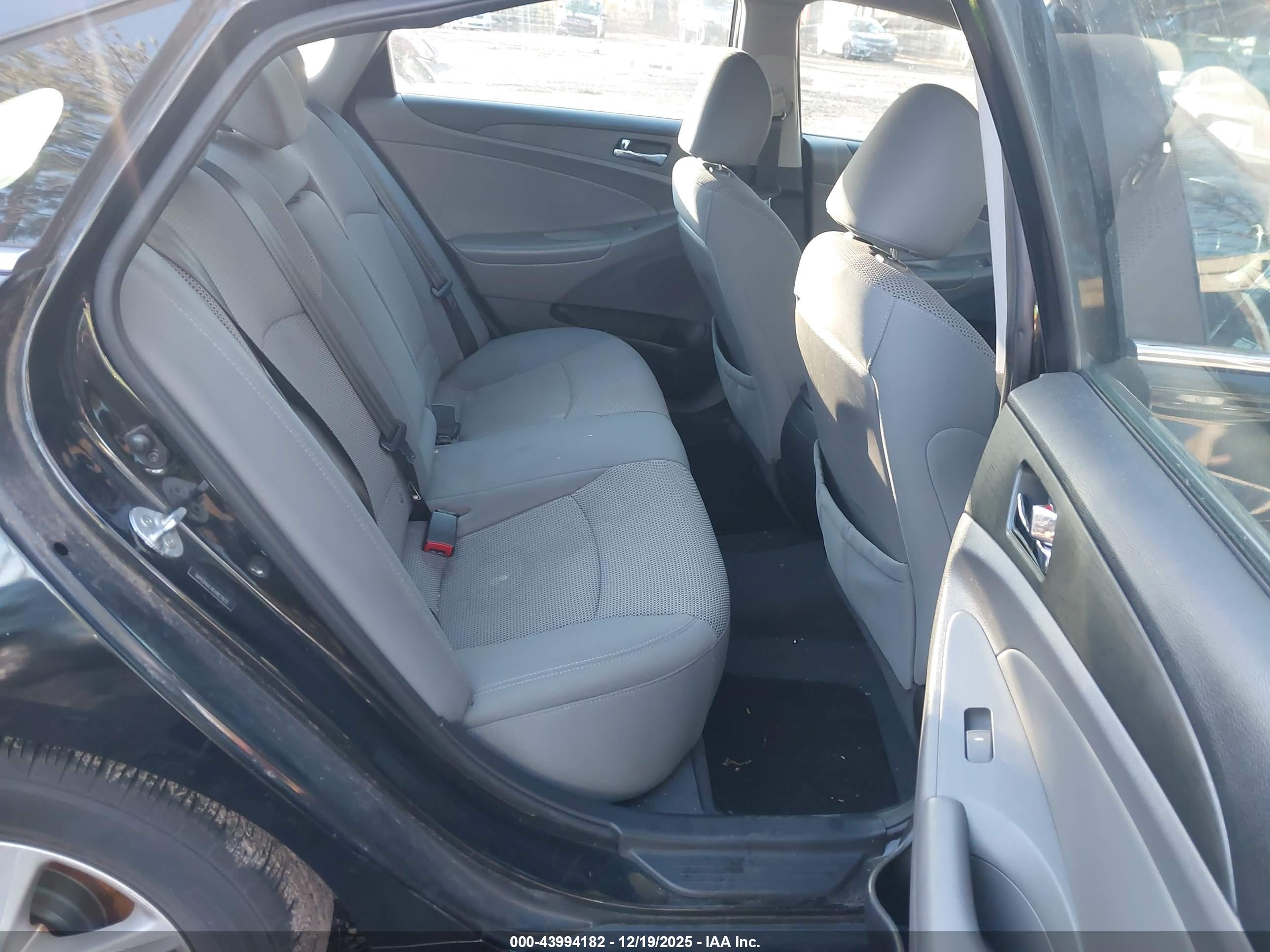 HYUNDAI SONATA image 8