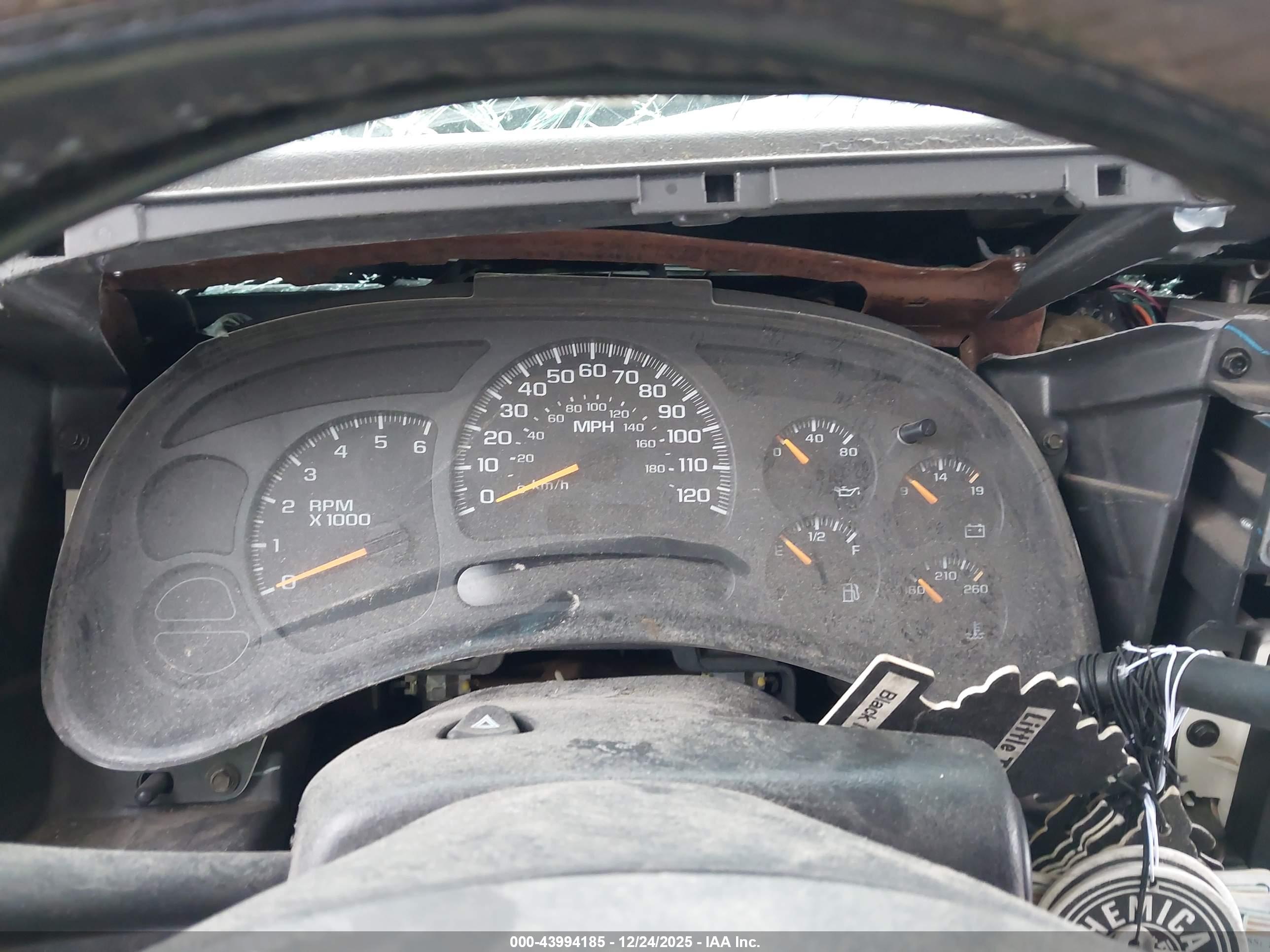 CHEVROLET SILVERADO image 7