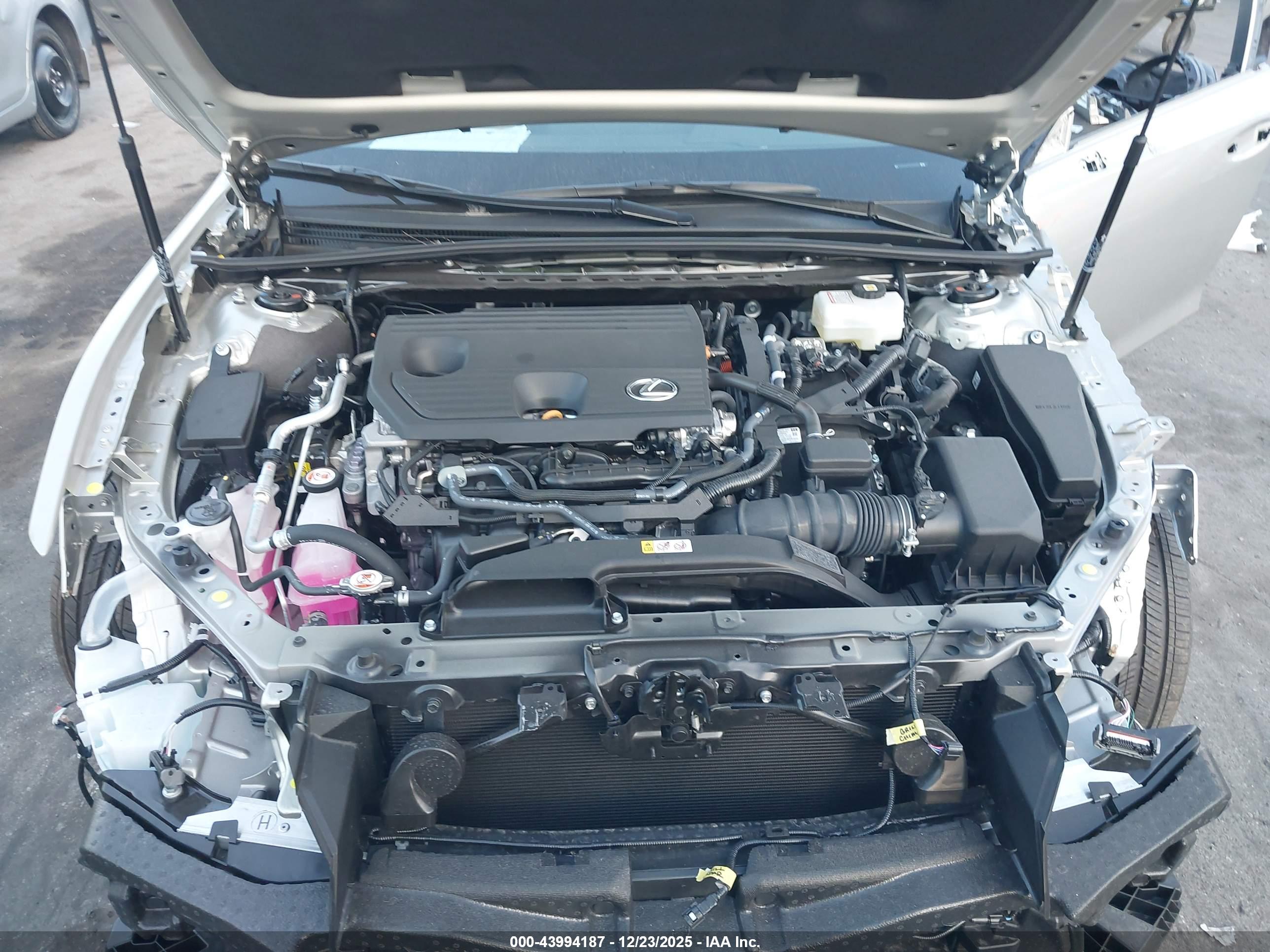 LEXUS ES image 10