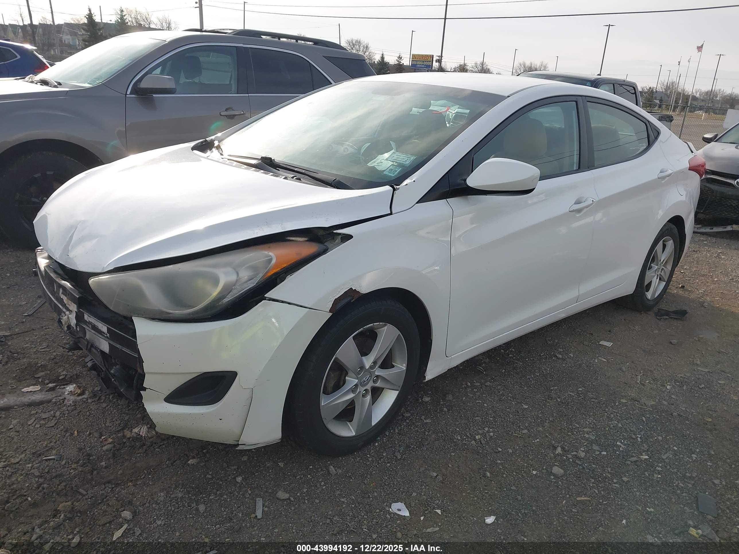 HYUNDAI ELANTRA image 2